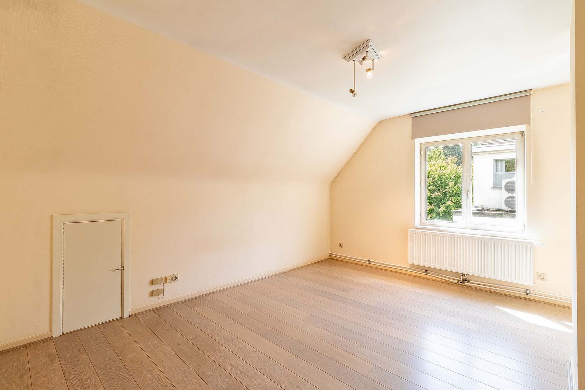 Vrijstaande ruime woning in Hove met 5 slaapkamers foto 13