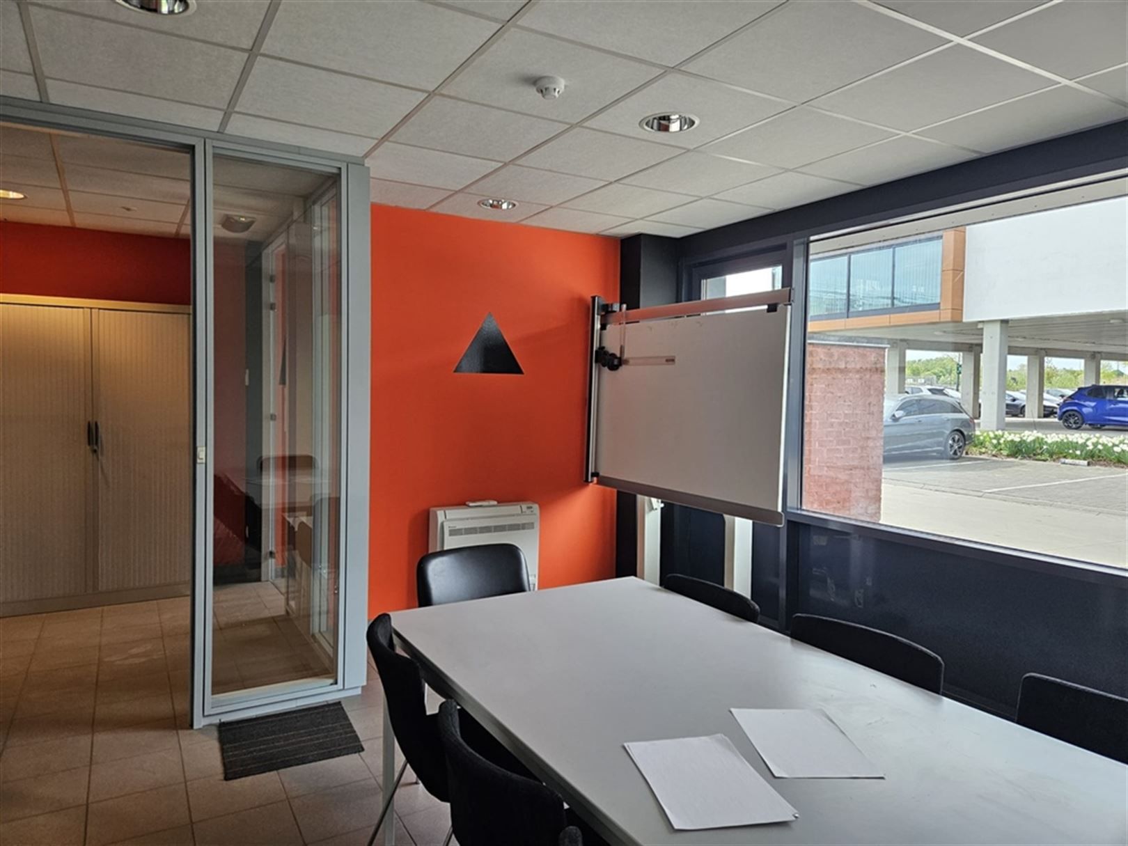 Goed bereikbare kantoren + magazijn foto 12