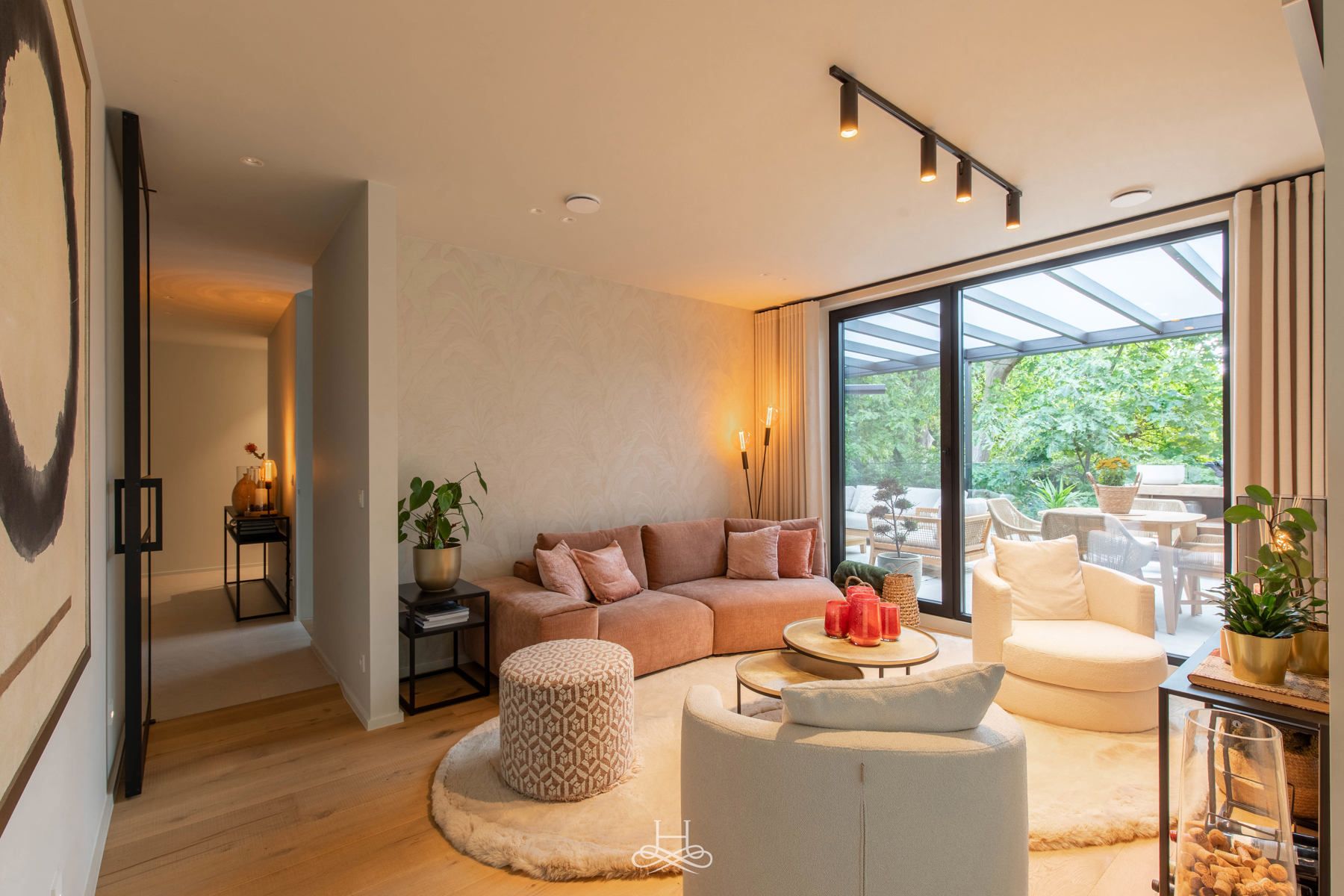 Luxueus villa appartement met riant dakterras en tuin foto 3