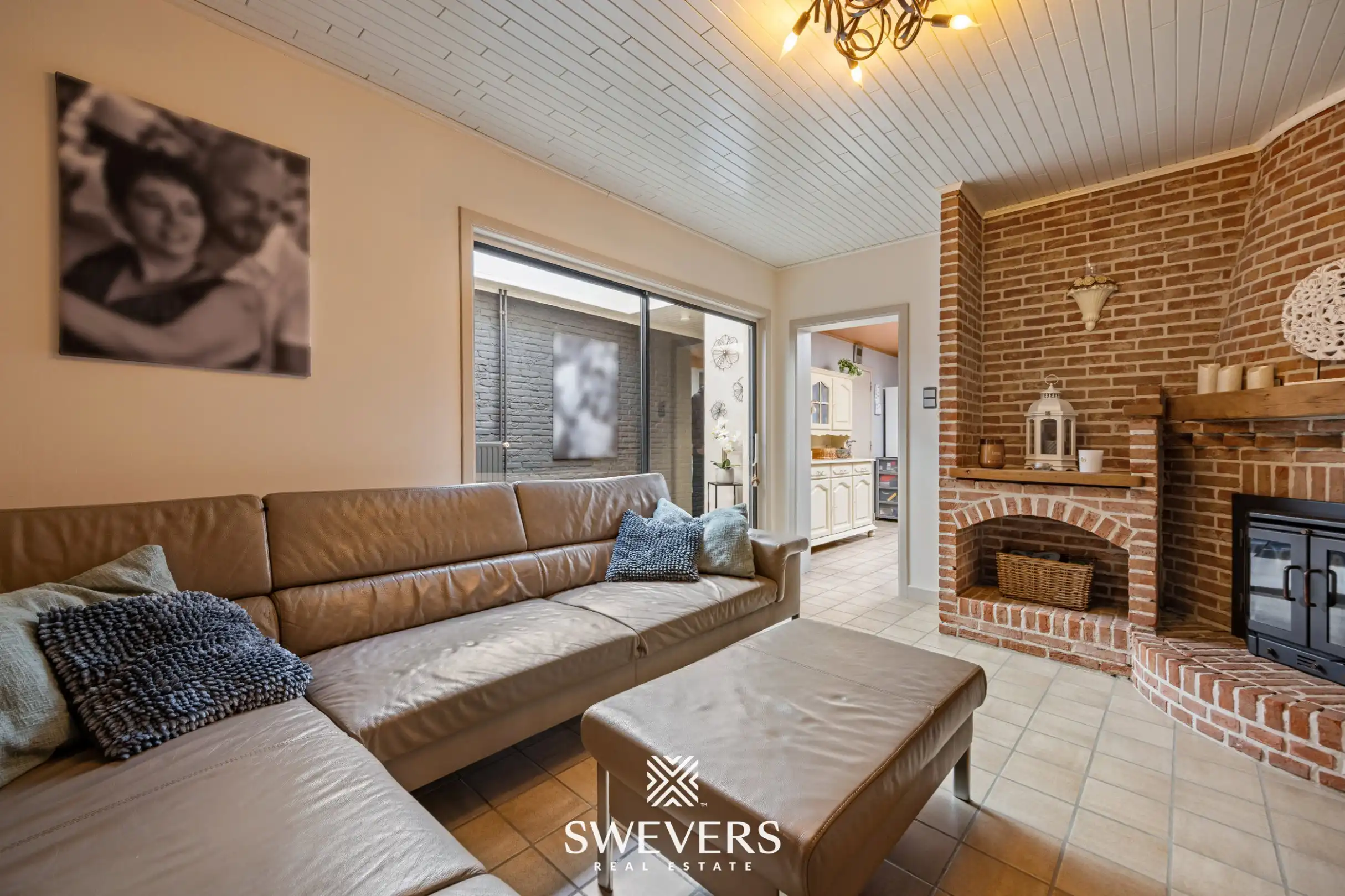 Gezinswoning met bureau, vier slaapkamers en zonnige tuin foto 2