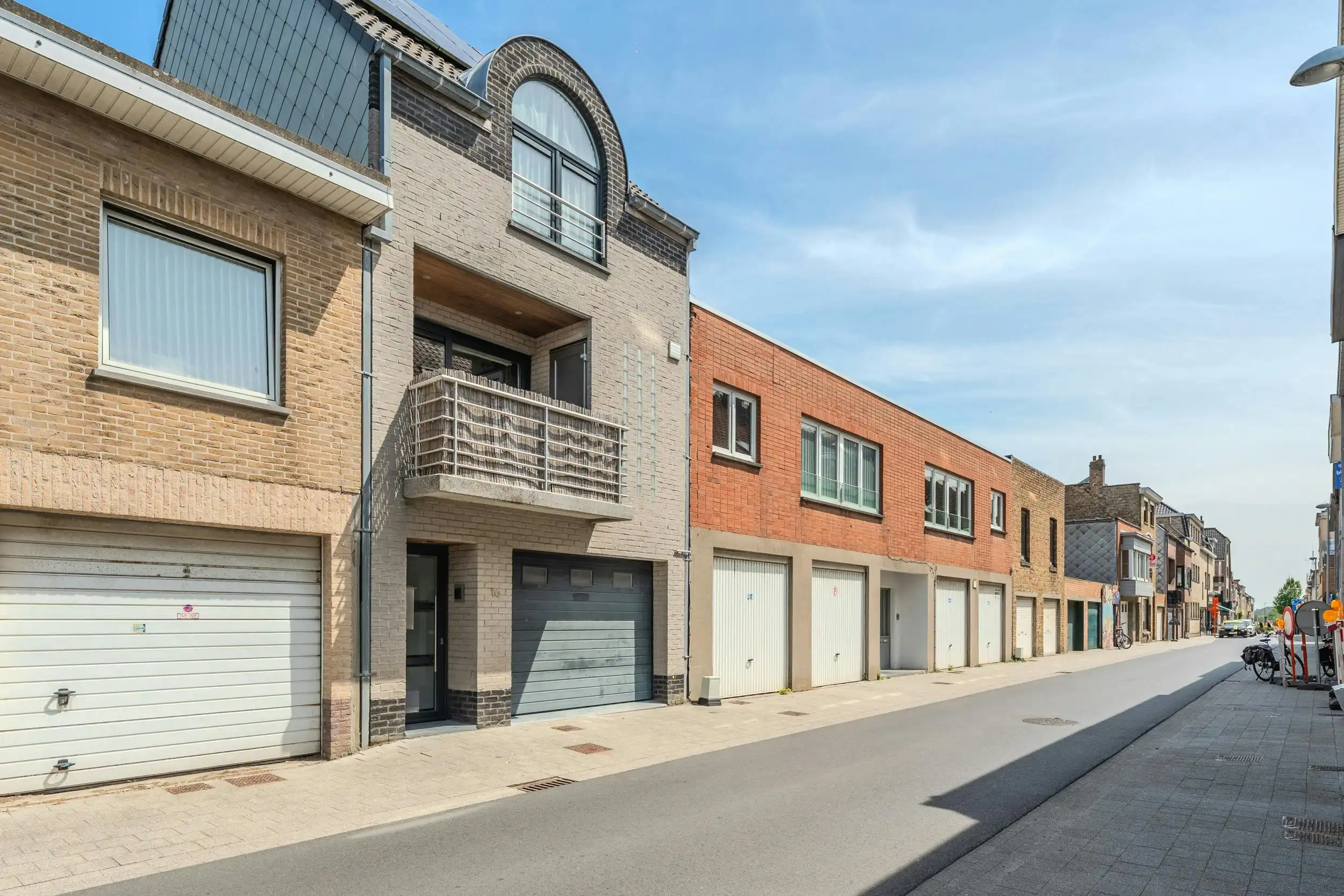 Bel-étage woning met 4 slaapkamers, garage en tuin!  foto 18
