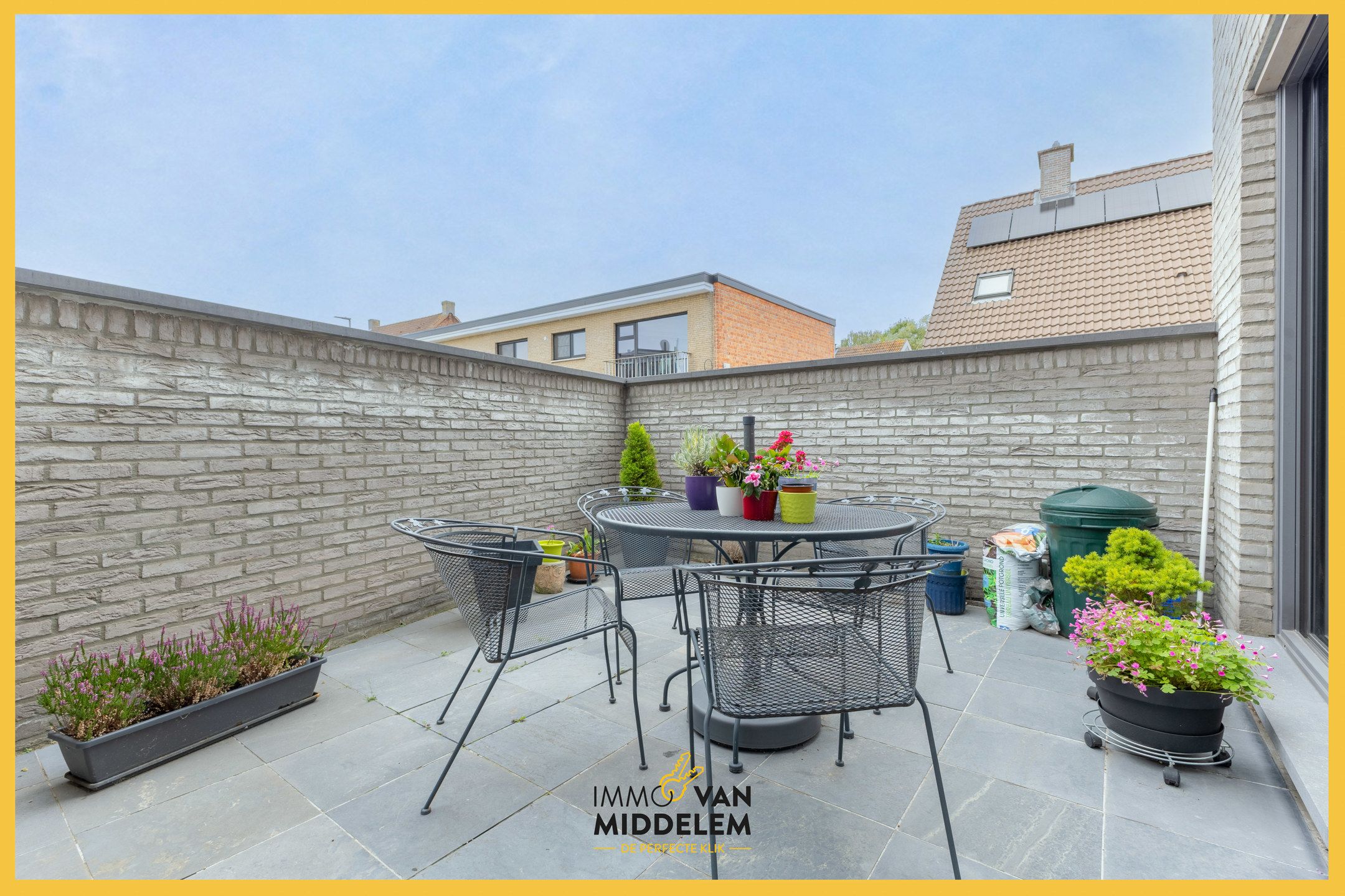 INSTAPKLAAR GELIJKVLOERS 2-KAMER APPARTEMENT - GROOT TERRAS foto 5