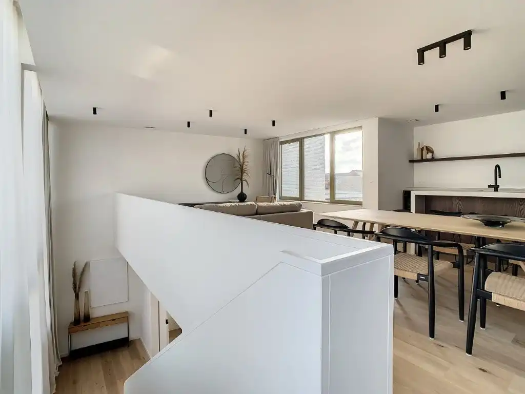 LUXUEUS PENTHOUSE 161M² MET 2SLK IN CENTRUM TONGEREN. foto 8