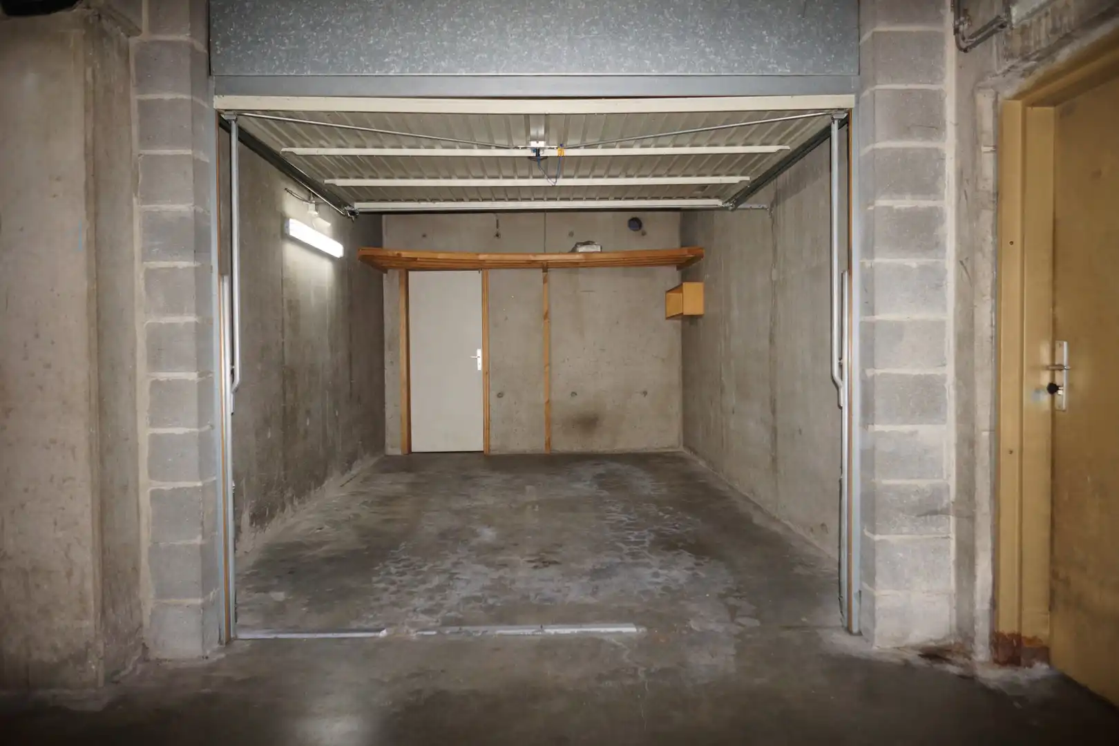 Ruim appartement met 3 slaapkamers én garage te huur in Genk centrum! foto 14