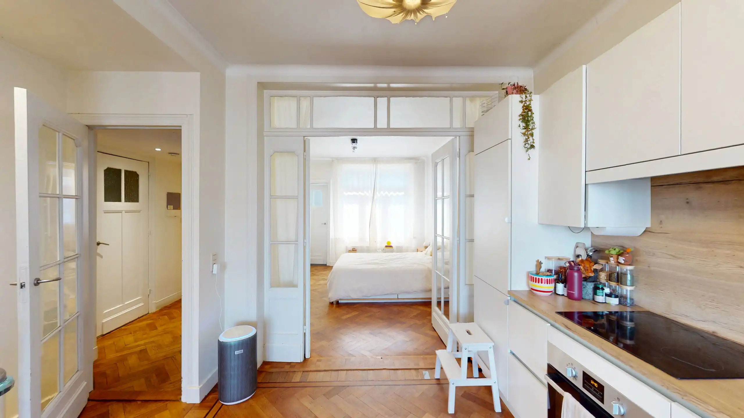 ANTWERPEN- Authentiek appartement  foto {{pictureIndex}}