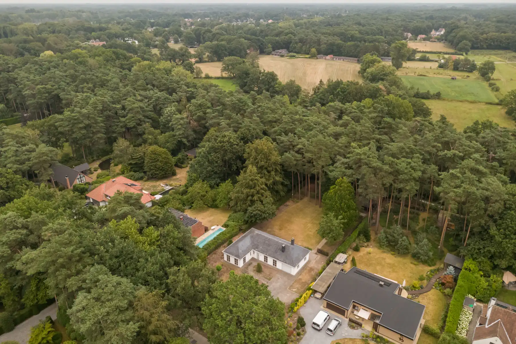 Rustig gelegen te renoveren gelijkvloerse villa op 2265 m² foto 15