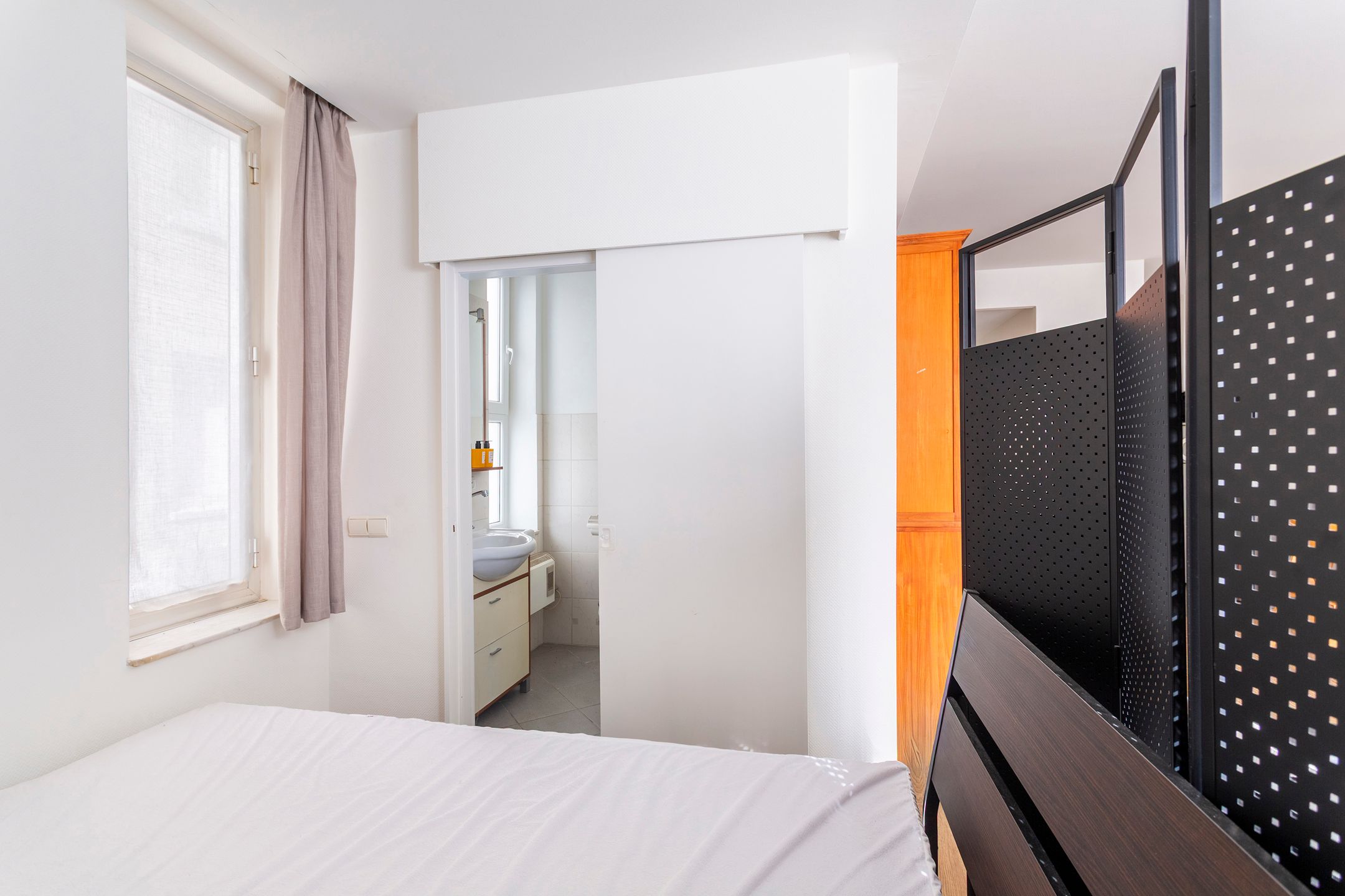 volledig gemeubeld studioappartement aan het Theaterplein foto 15