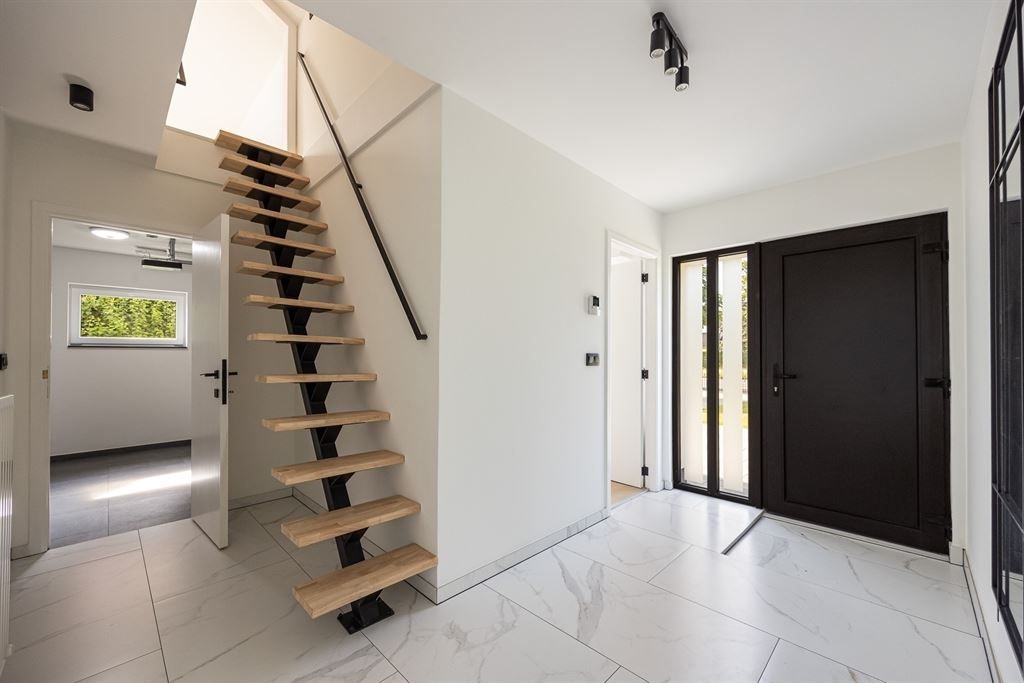 Stijlvol gerenoveerde villa met ruime tuin foto 21