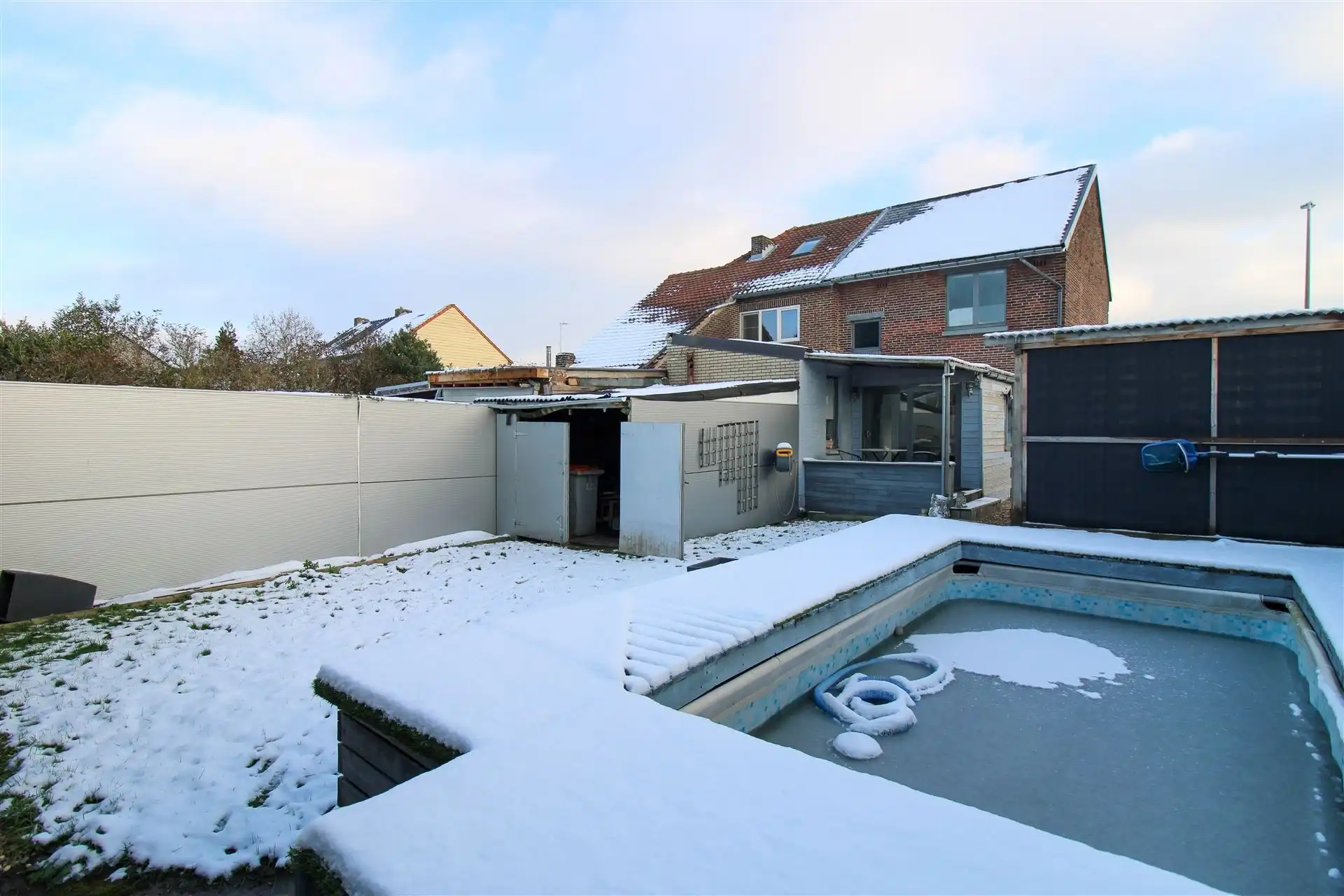 Charmante woning in Maasmechelen met 2 slaapkamers (mogelijkheid tot 3de), ruime oprit, tuin en veel potentieel, ideaal als renovatieproject! foto 15