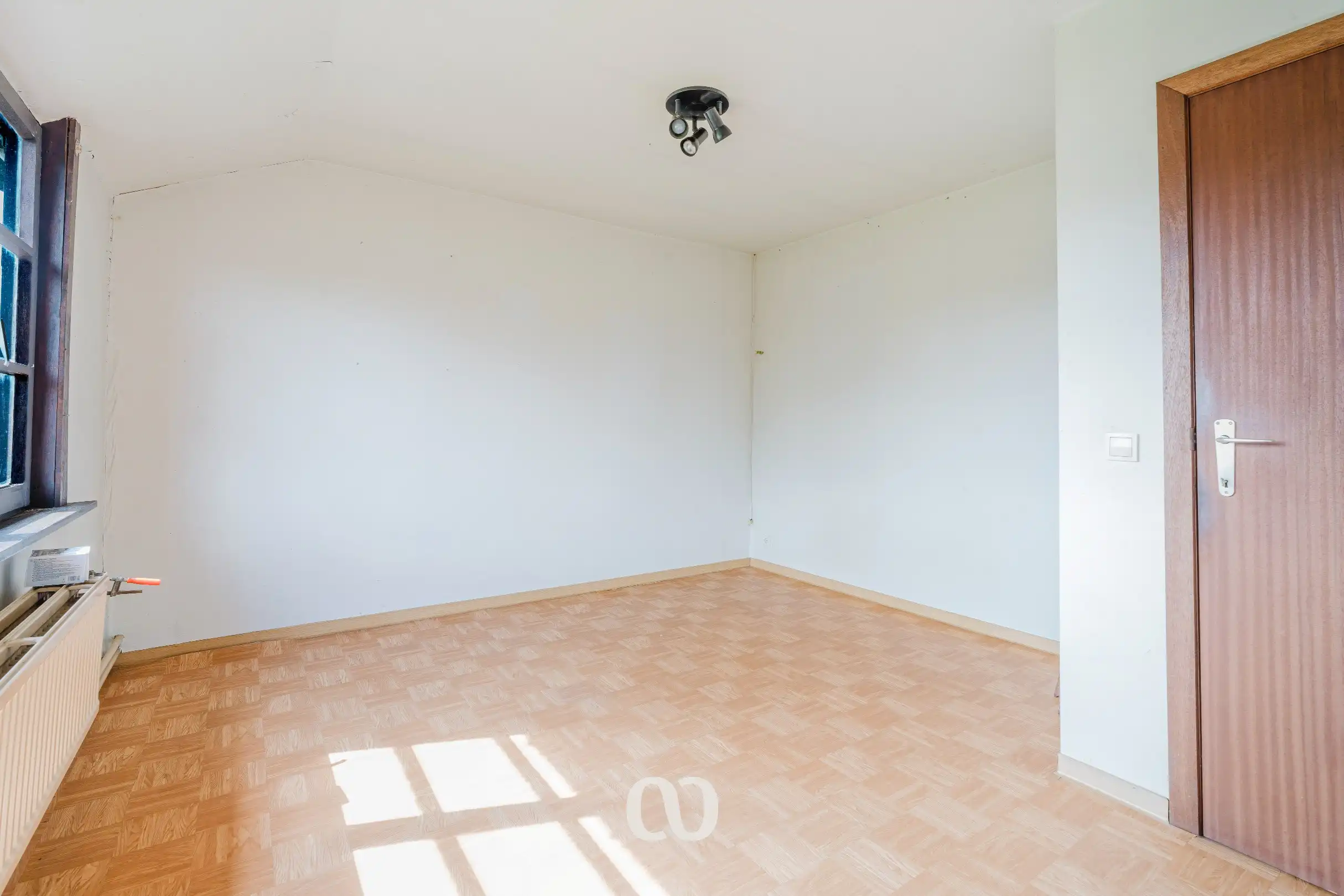 Prachtig gelegen gezinswoning met tuin en uitzicht in het centrum van Etikhove foto 12