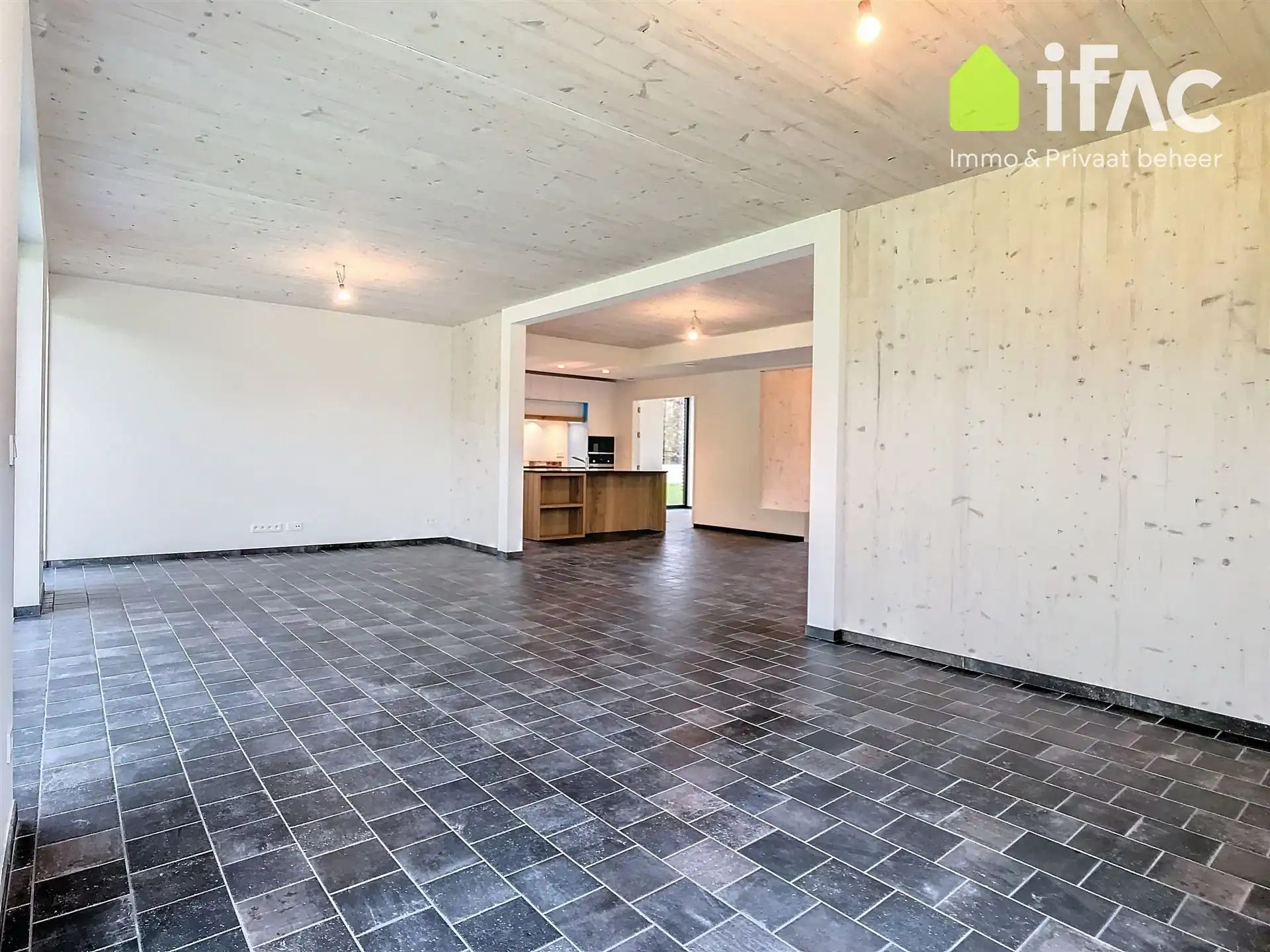 Villa met 4 slaapkamers, 2 badkamers en een grote tuin foto 9