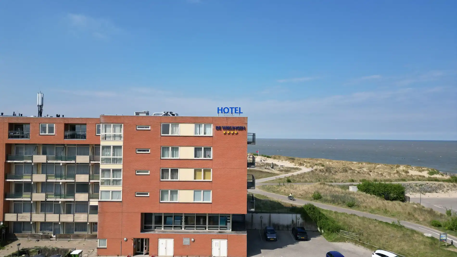 Uniek zicht op haven en zee! foto 6