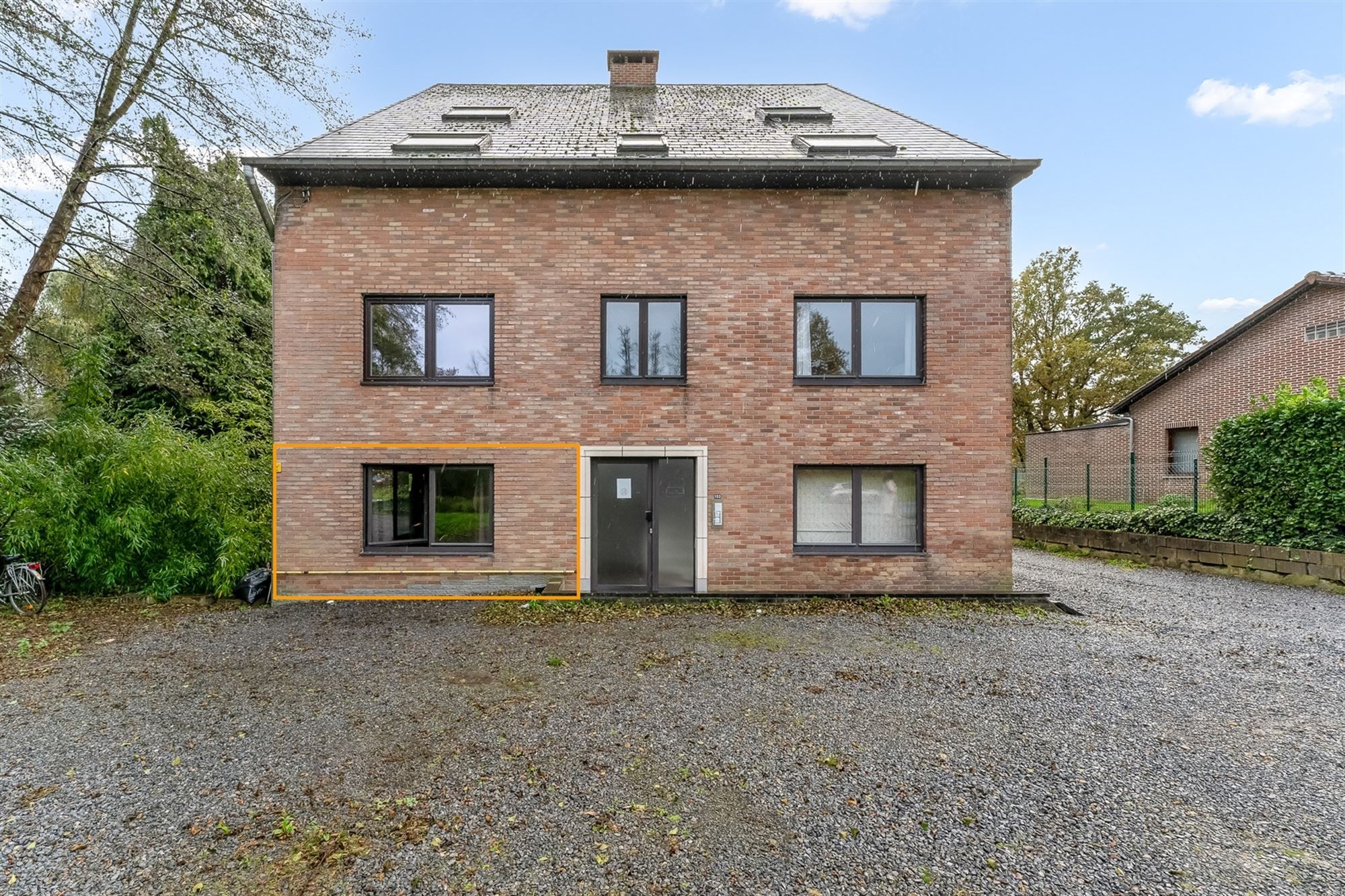 GELIJKVLOERS 2 SLAAPKAMER APPARTEMENT VAN 88M² MET GARAGE. IDEALE OPBRENGSTEIGENDOM! foto 12
