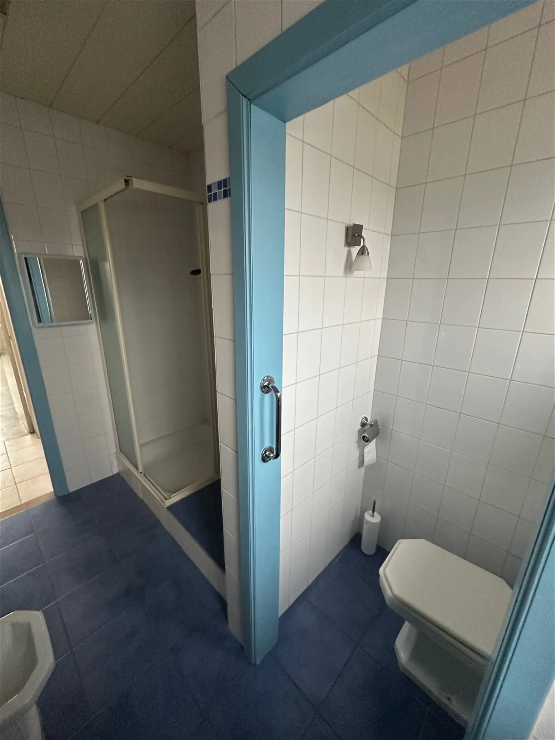 Ruim appartement met 3 slaapkamers boven handelszaak, vlot bereikbaar gelegen foto 10