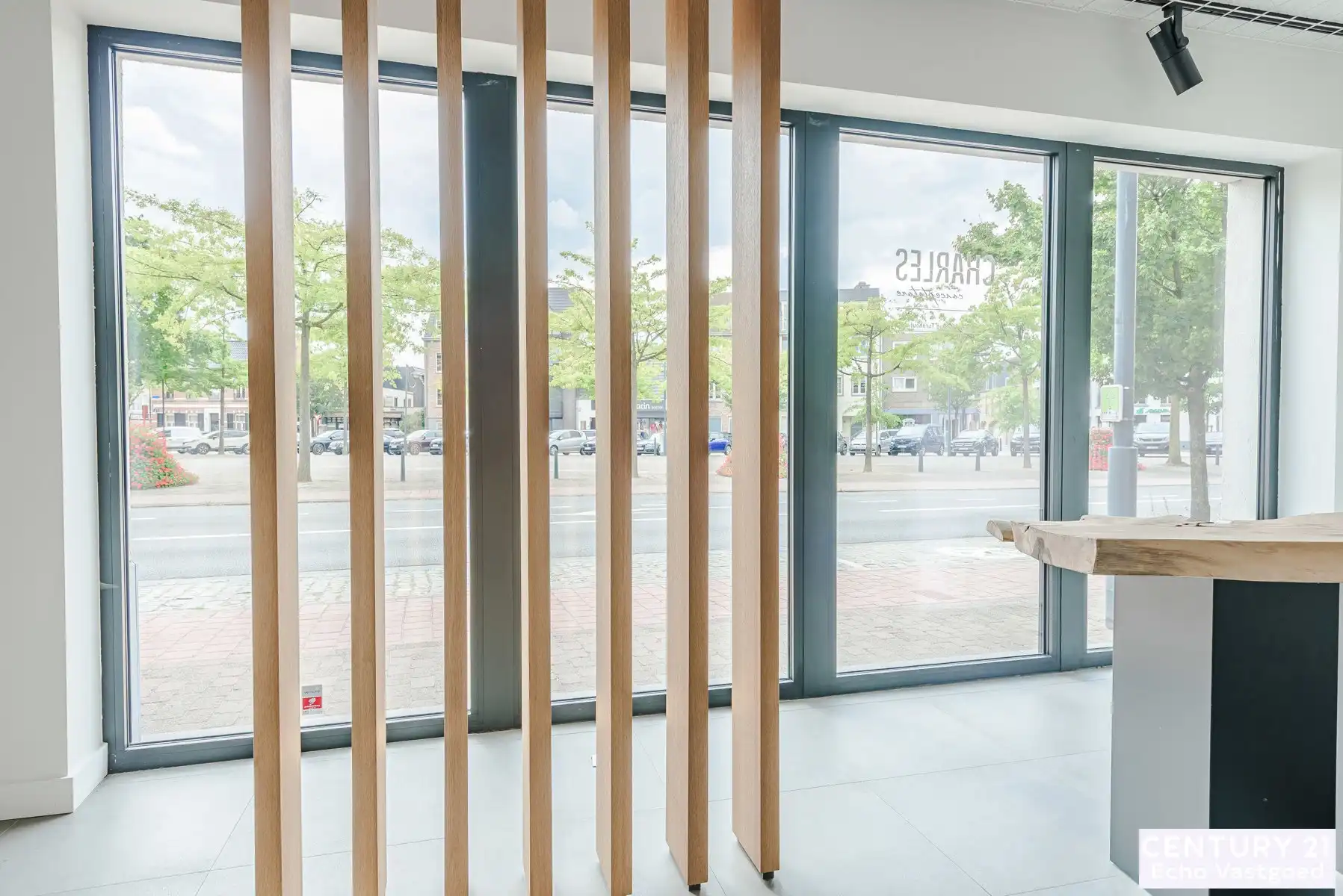 Instapklare handelsruimte in hartje Oud-Turnhout foto 3