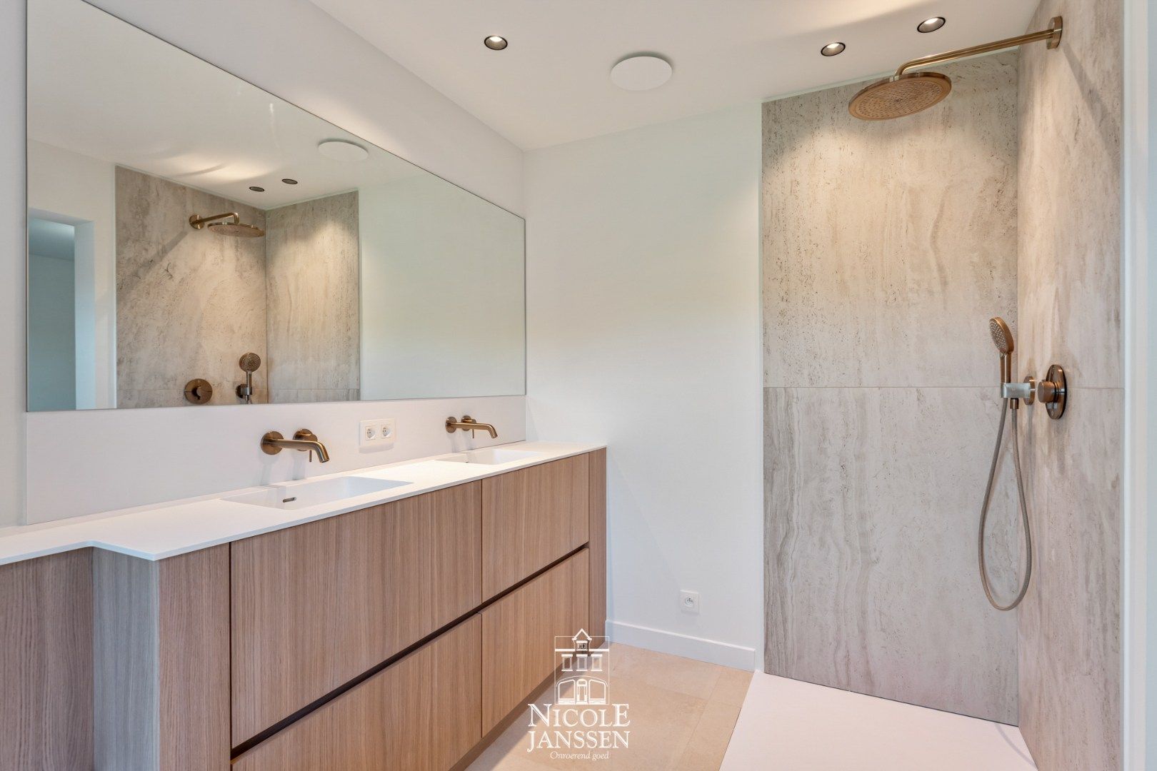 Nieuwbouwwoning van 216m² foto 20