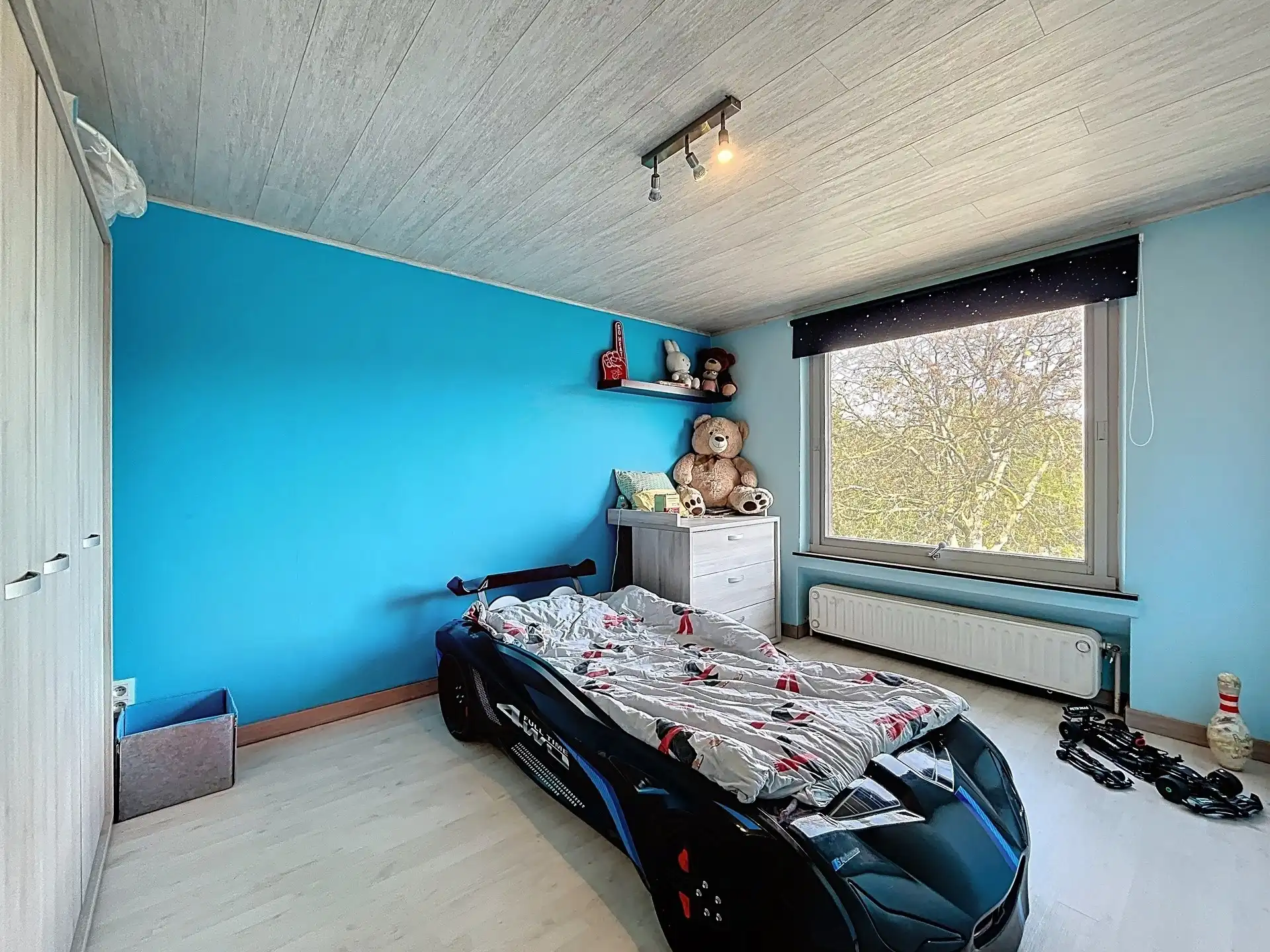 Ruime woning met 4 slaapkamers en garage gelegen in gunstige omgeving te Zwijndrecht! foto 11