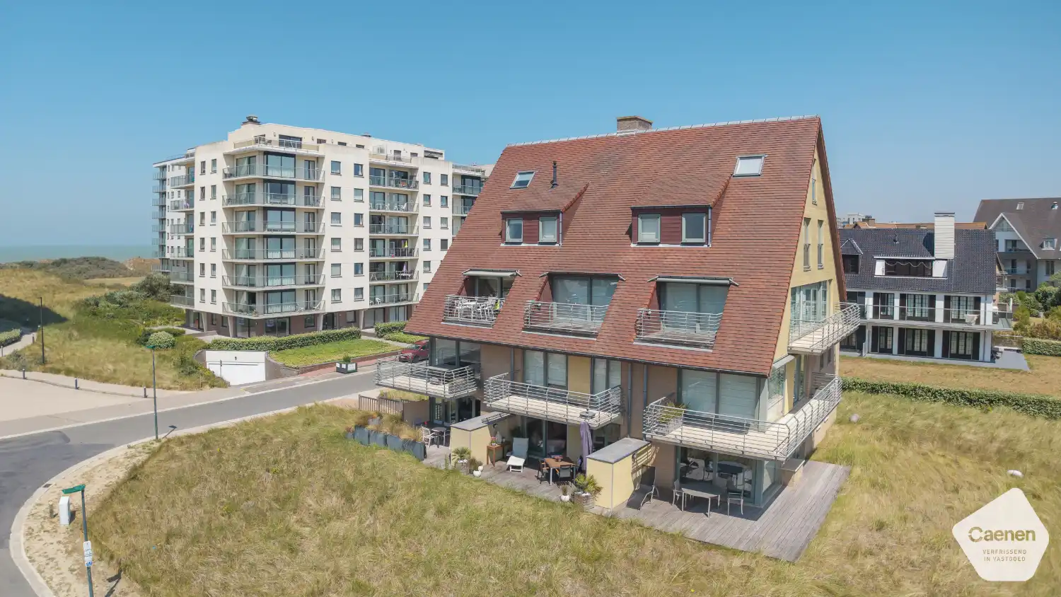Stijlvol gemeubeld 1-slaapkamerappartement met ruim terras op toplocatie in De Panne foto 20