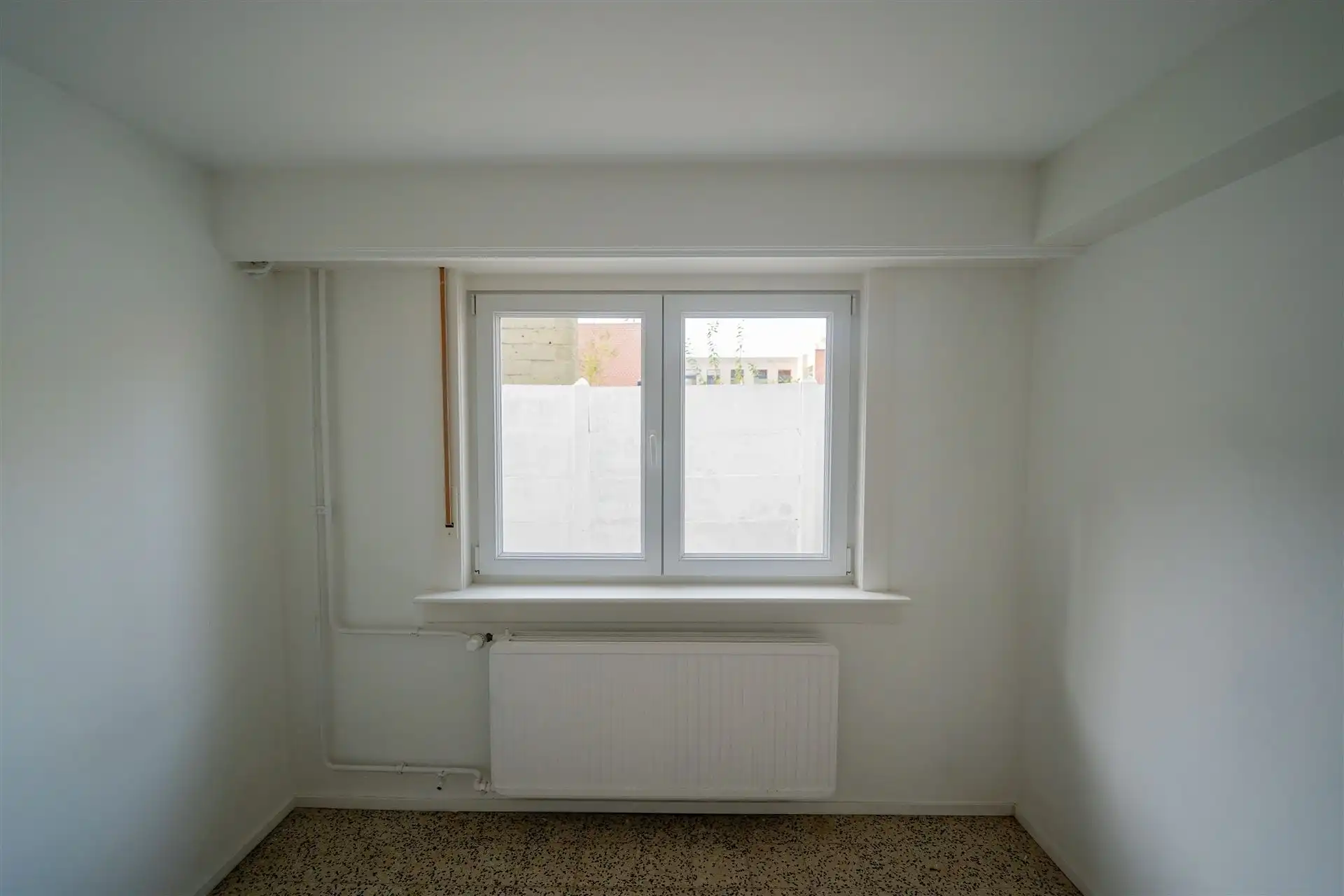 VOLLEDIGE GERENOVEERD 2-SLPK-APPARTEMENT GELEGEN OP DE 2de VERDIEPING foto 12