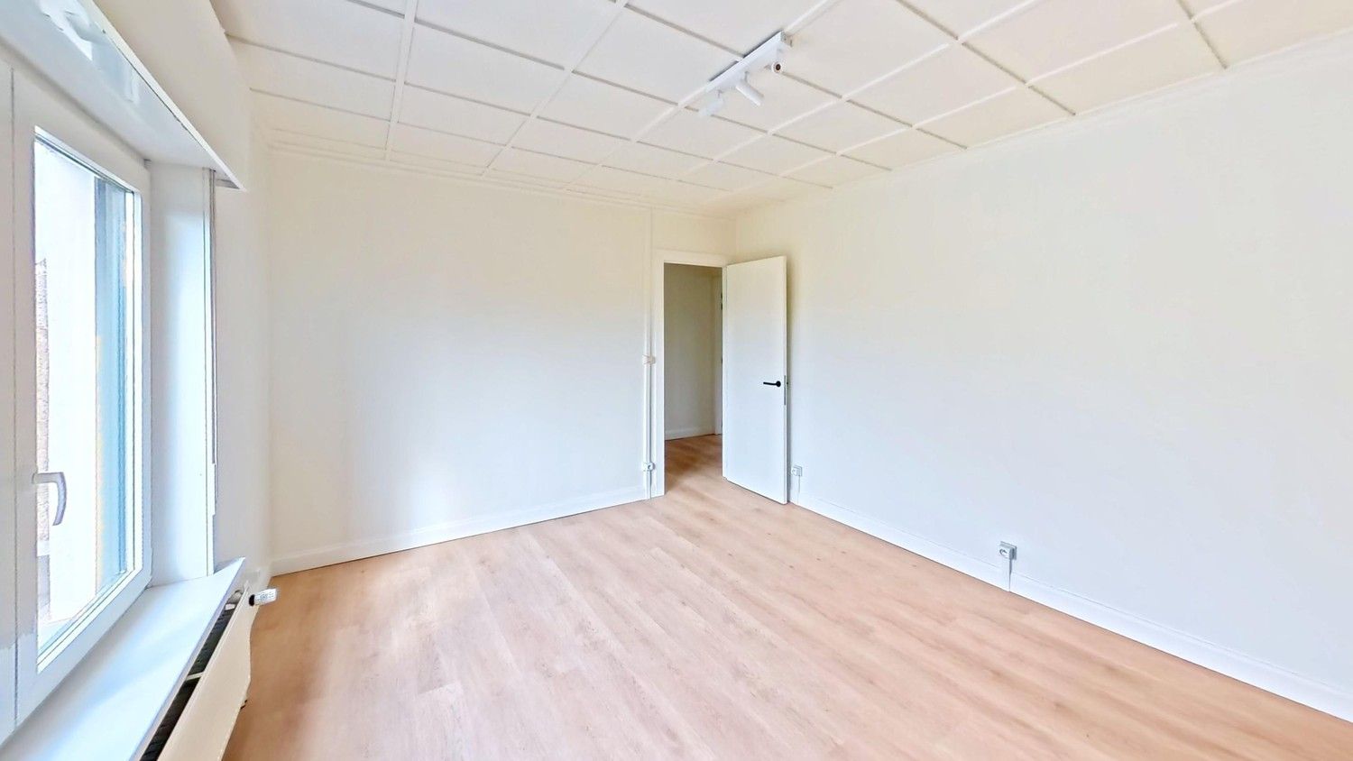 Ruime woning met mooie tuin te huur! foto 10