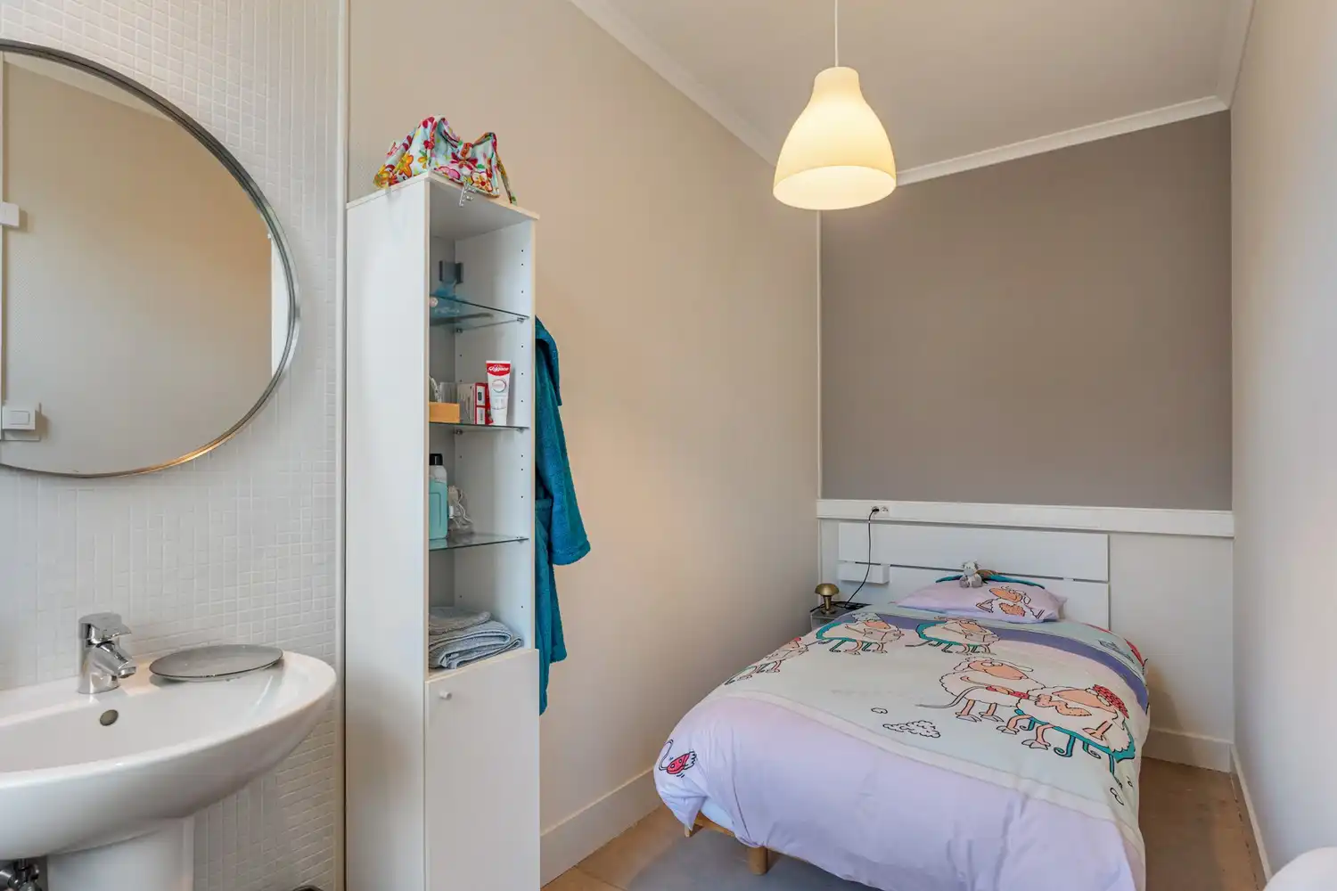 Gerenoveerde gezinswoning met 3 vergunde studentenkamers en een tuin te centrum Leuven! foto 23