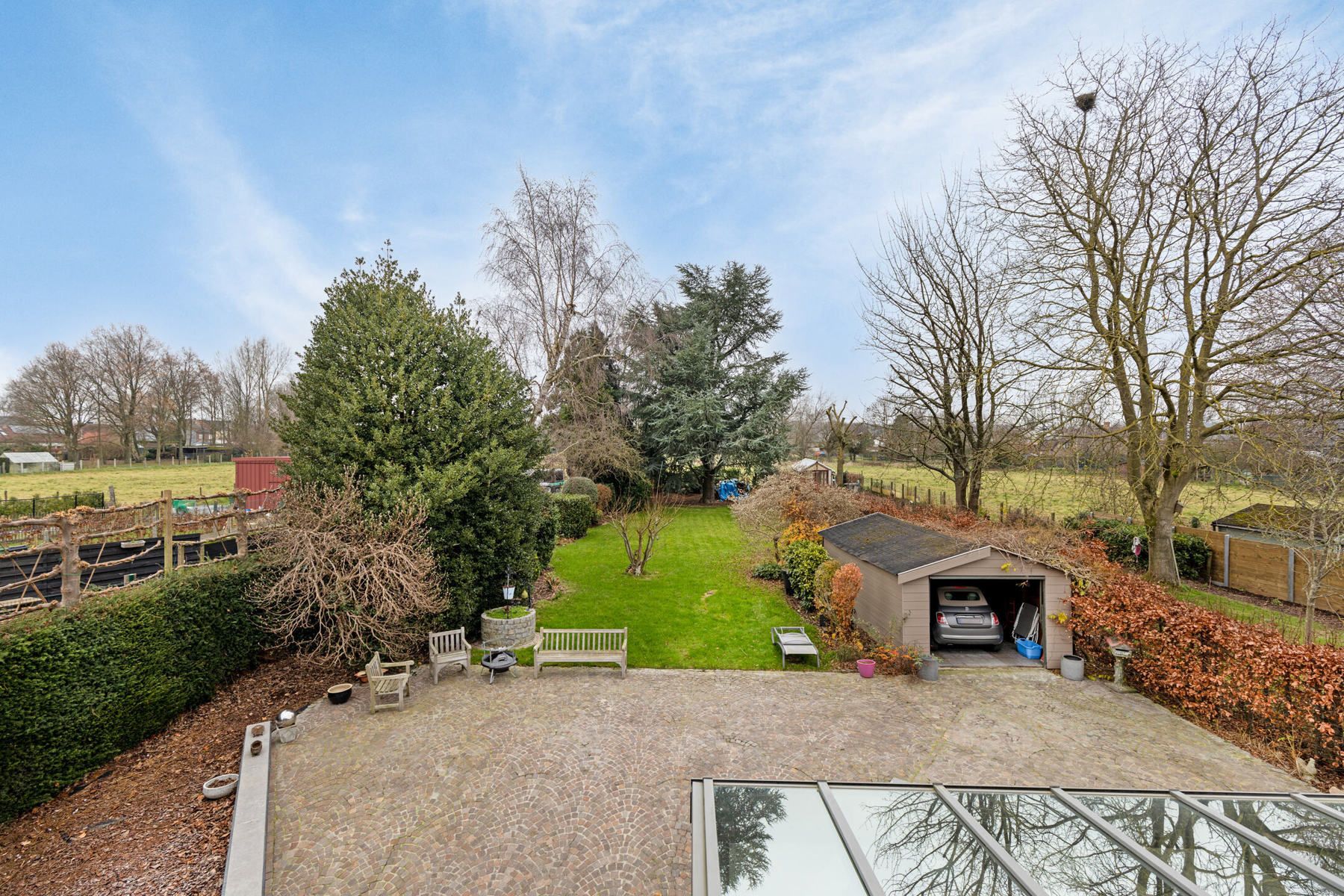 Statige villa gelegen in doodlopende straat foto 21