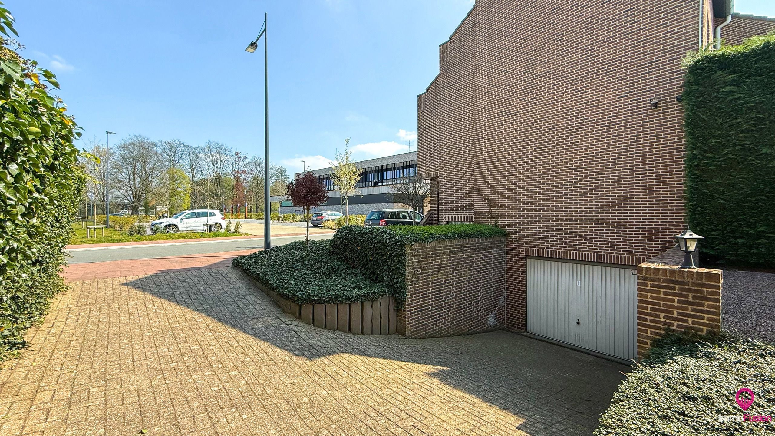 Charmante woning met 3 slaapkamers en inpandige garage! foto 28