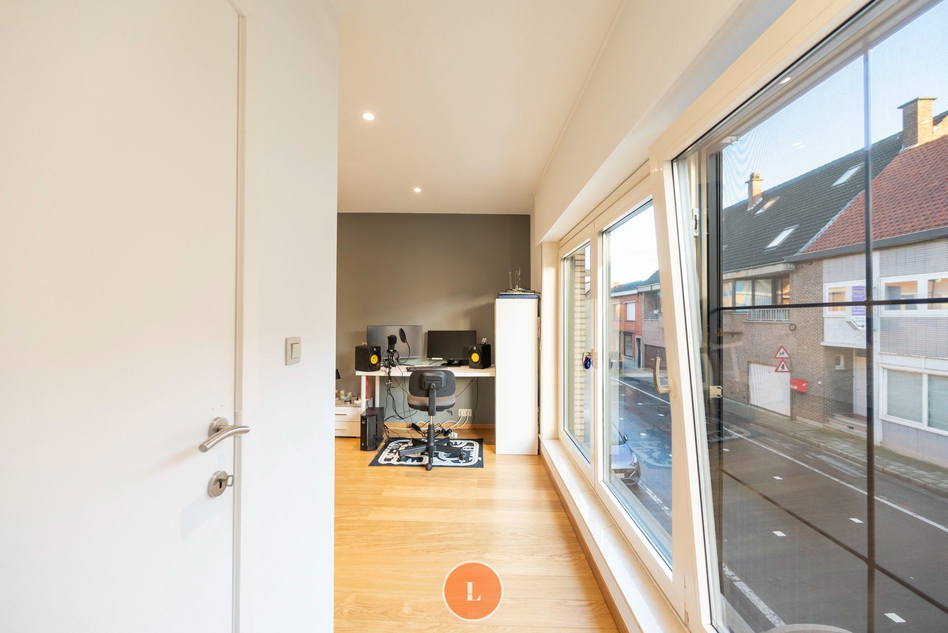 Instapklare gezinswoning met garage en tuin in Wevelgem. foto 11