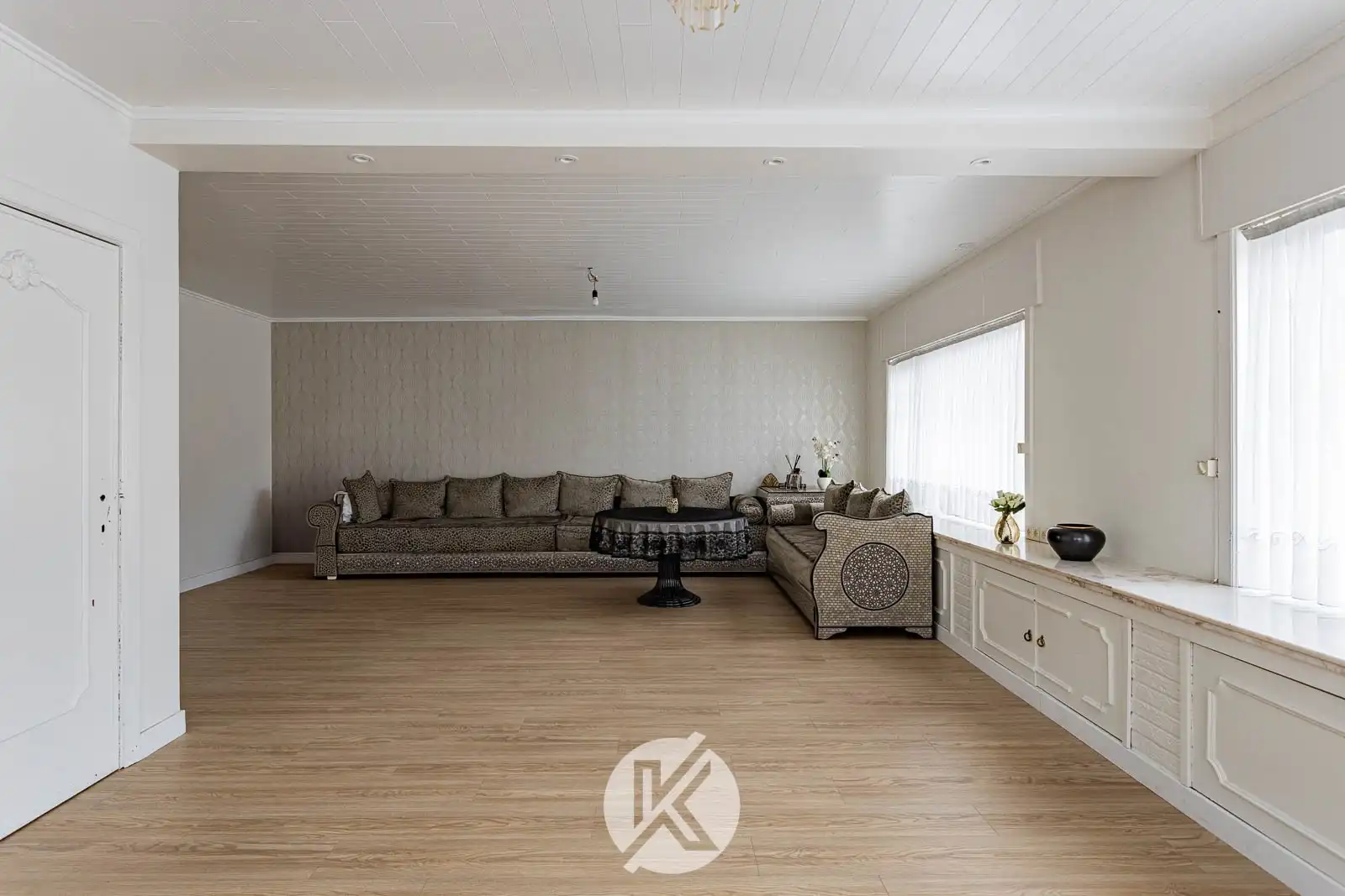 Solide halfopen gezinswoning nabij centrum foto 5