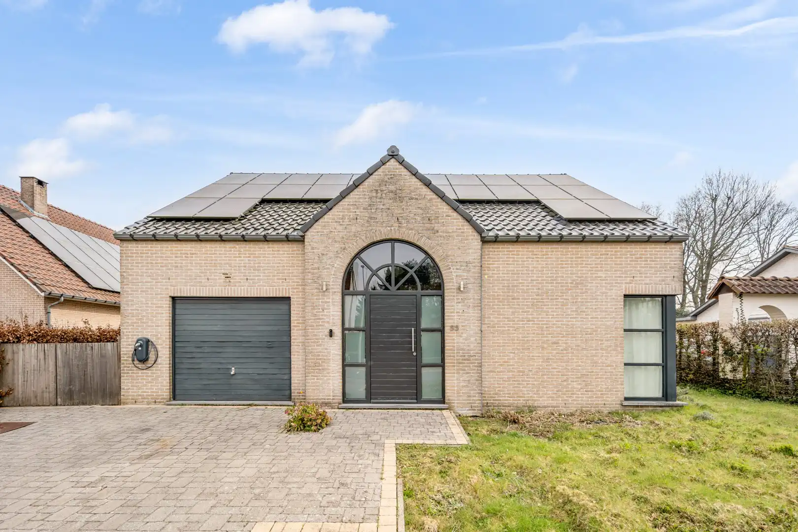 Charmante vrijstaande woning met ruime tuin in de Rozenstraat foto {{pictureIndex}}