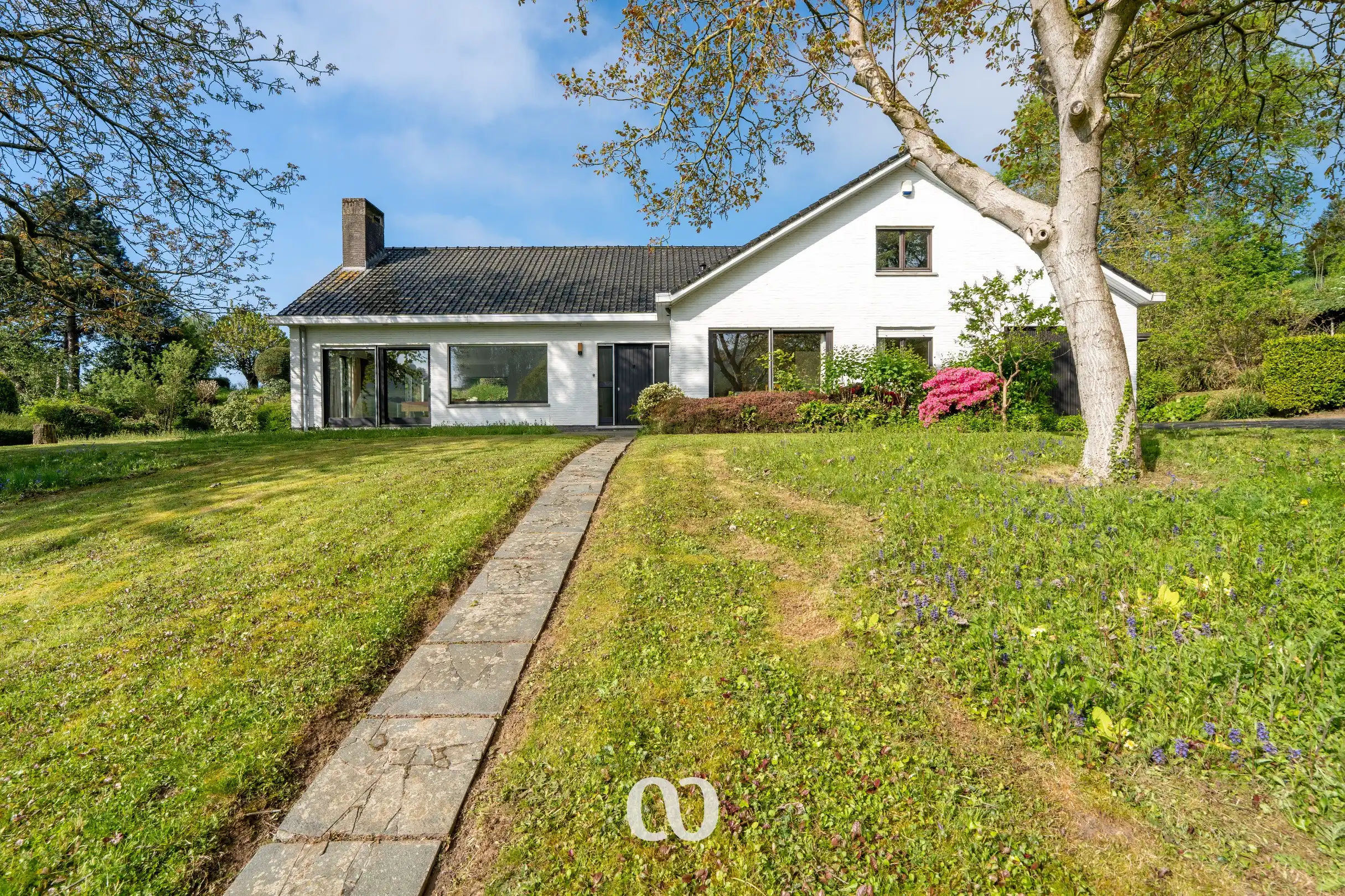 Uitzonderlijk charmante woning op toplocatie foto {{pictureIndex}}