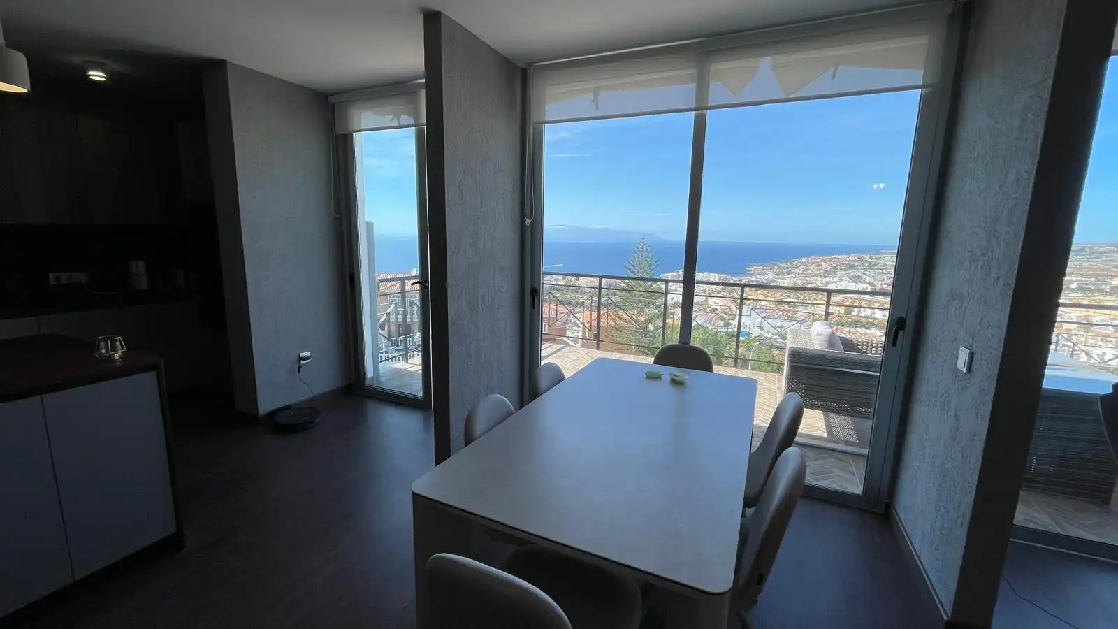 Uitzonderlijk ruime woning met uitzicht over de kustlijn   foto 7