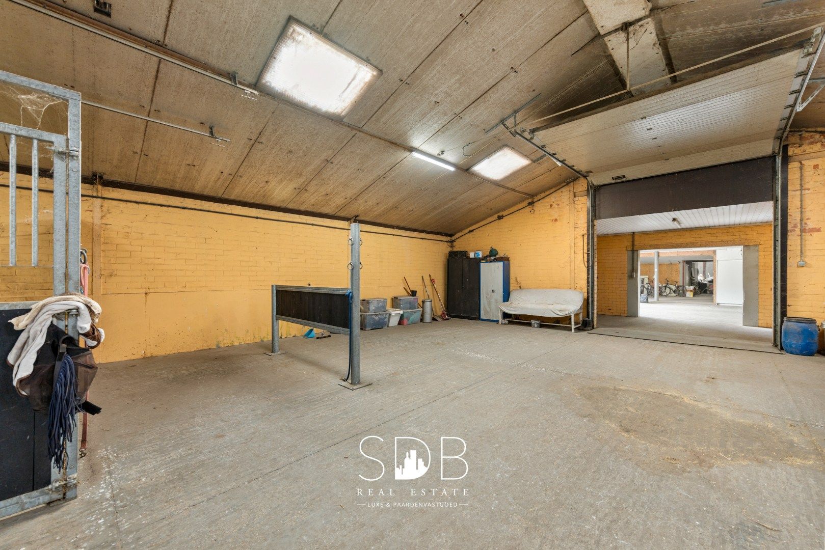 Boerderij met paardenfaciliteiten en graslanden op 14.490m² foto 14