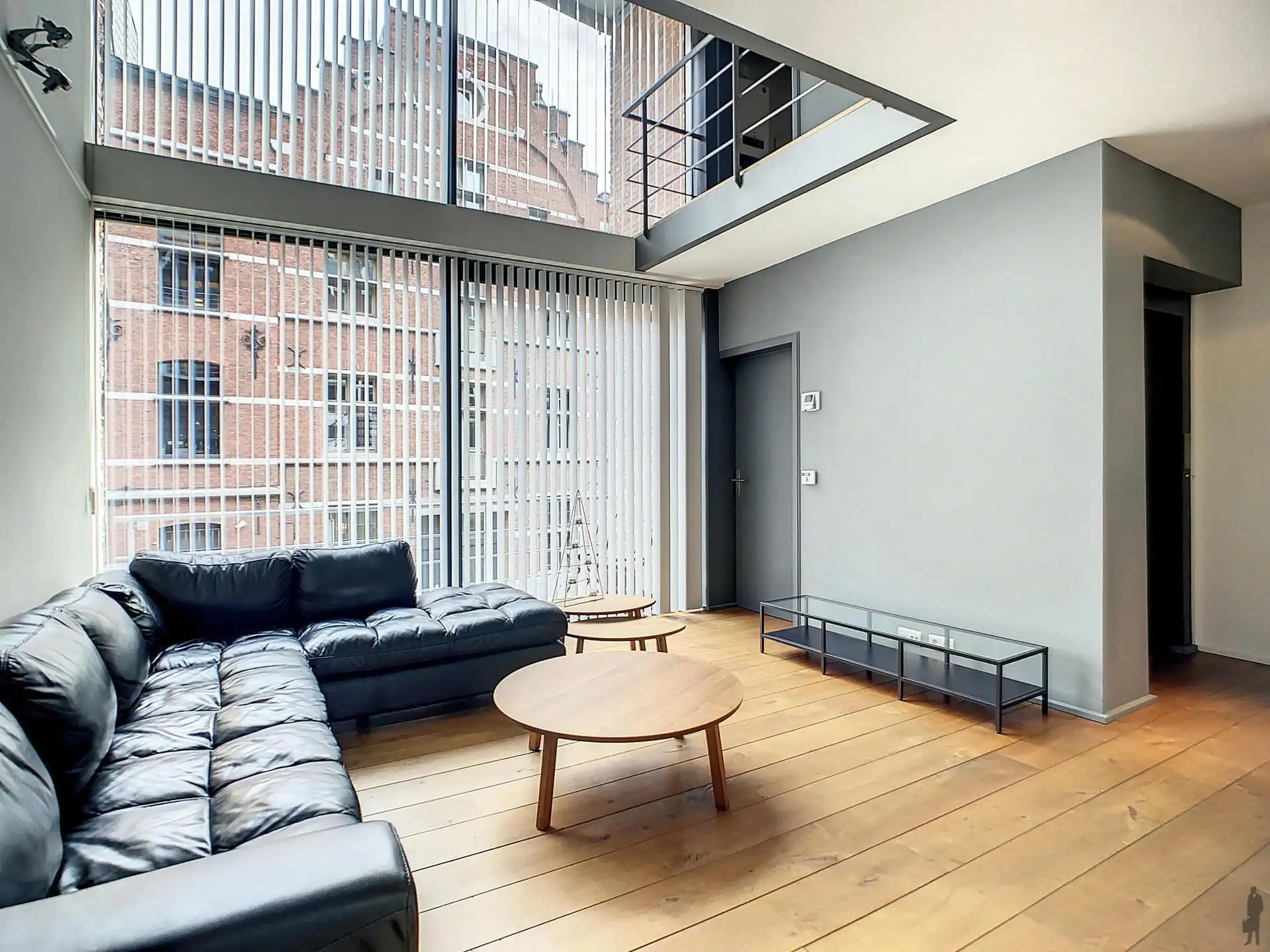 Modern, gemeubeld duplex- appartement met 1 slaapkamer en terras nabij het Eilandje!  foto {{pictureIndex}}