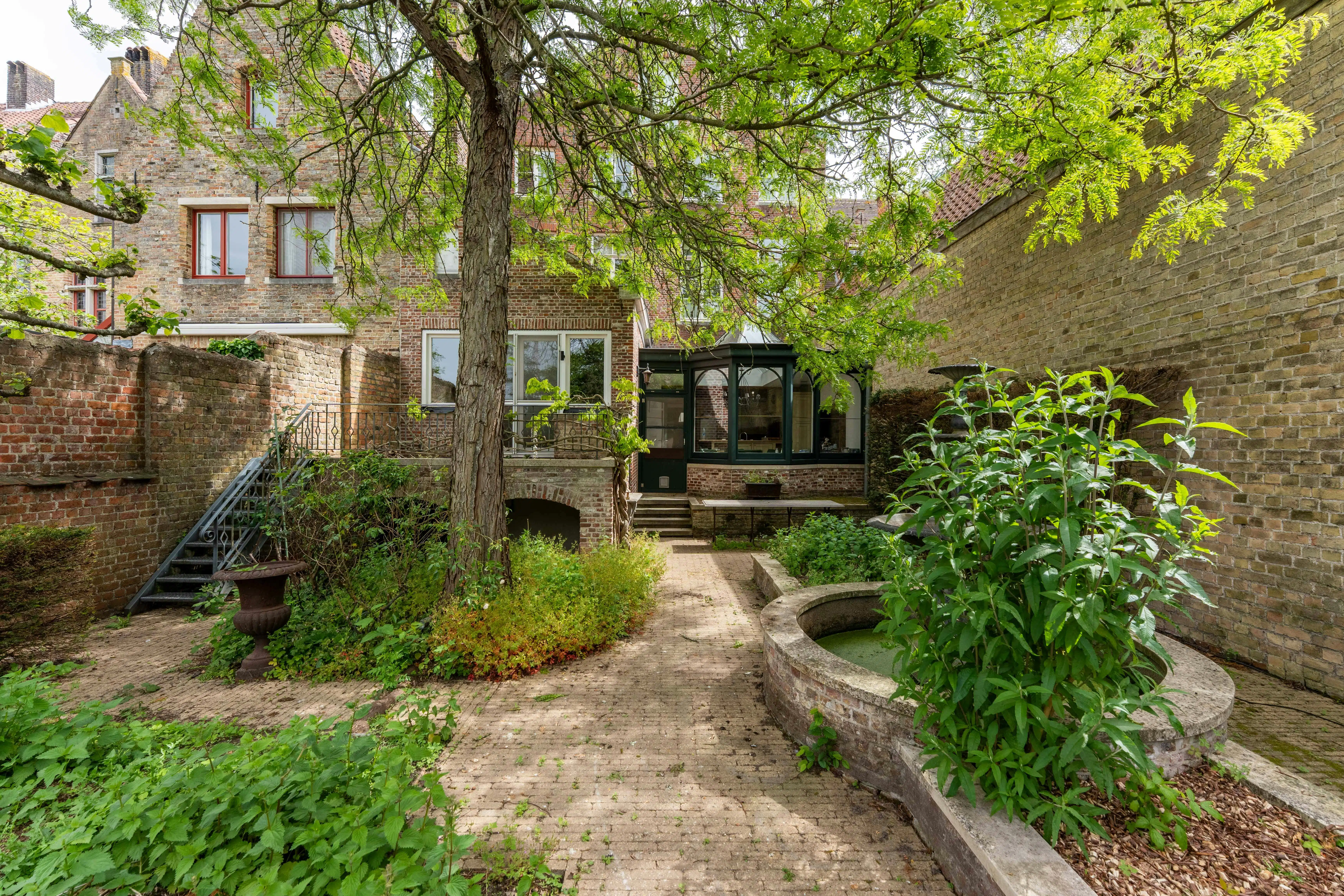 Exclusief herenhuis te koop in hartje brugge foto 10