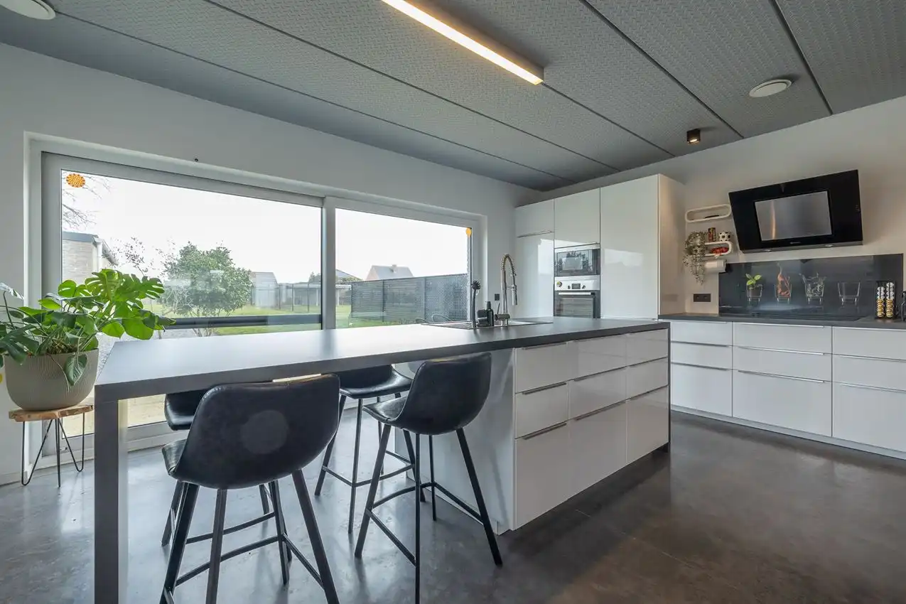 Groot wonen in recent huis zonder renovatie-of bouwzorgen foto 6
