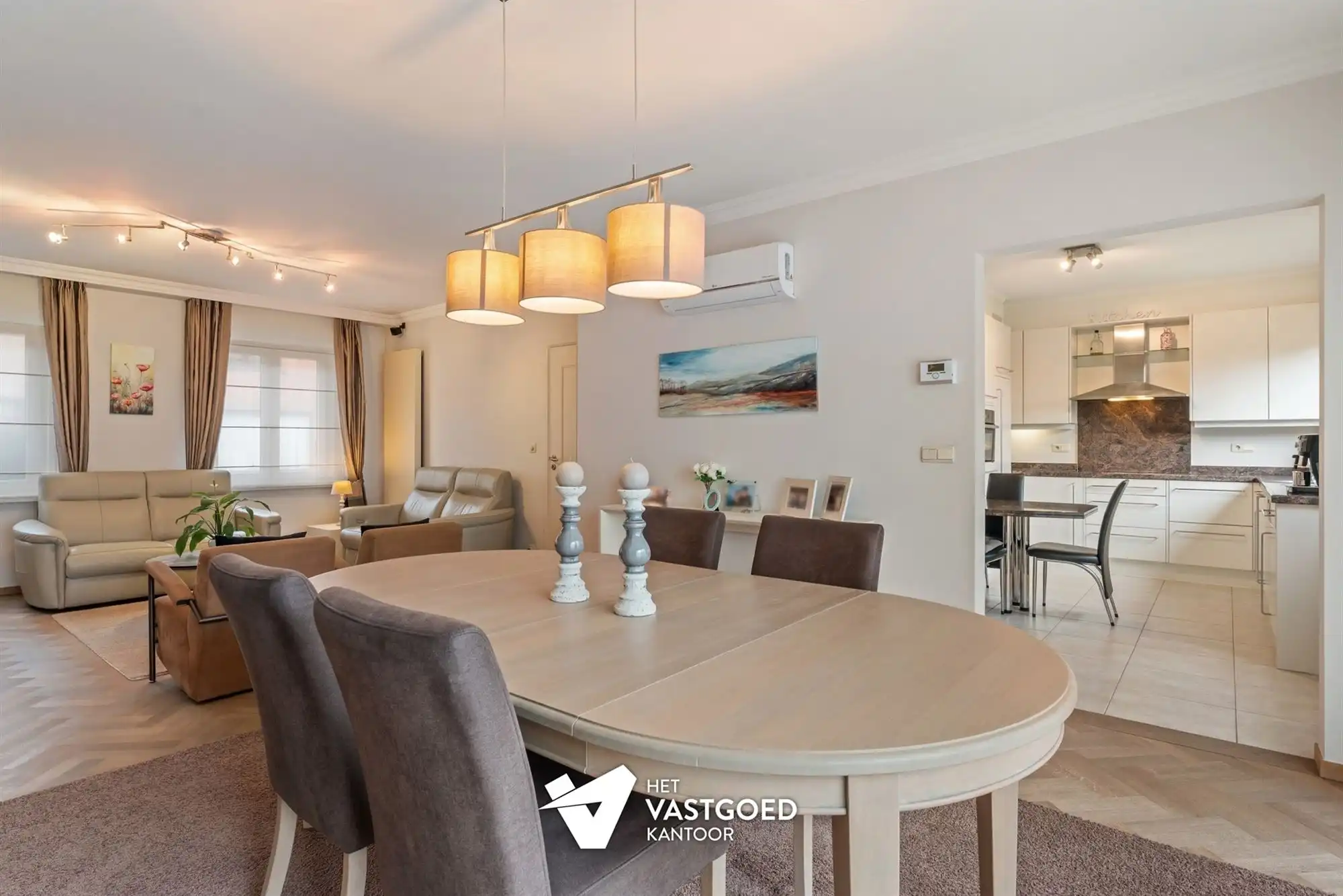 PERFECT ONDERHOUDEN STADSWONING (174M²) MET 5 SLAAPKAMERS EN AANPALENDE GARAGE foto 8