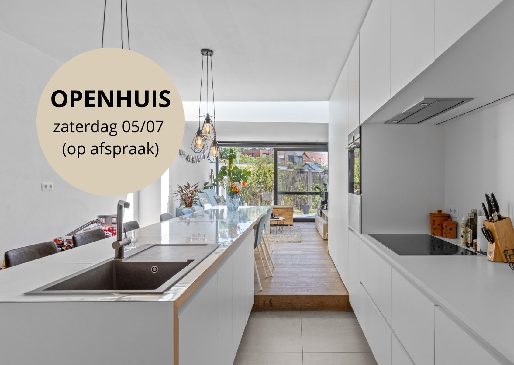 Lichtrijke, modern afgewerkte woning met grote tuin!  foto {{pictureIndex}}
