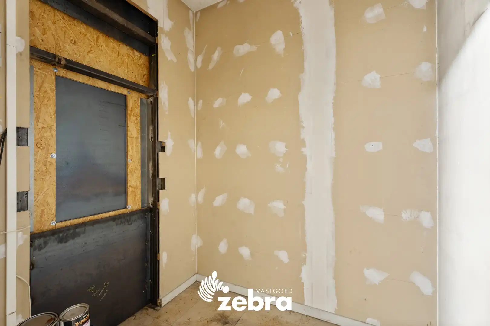 Veelzijdig handelspand op toplocatie in hartje Tielt – ook in te richten als woonst! foto 11