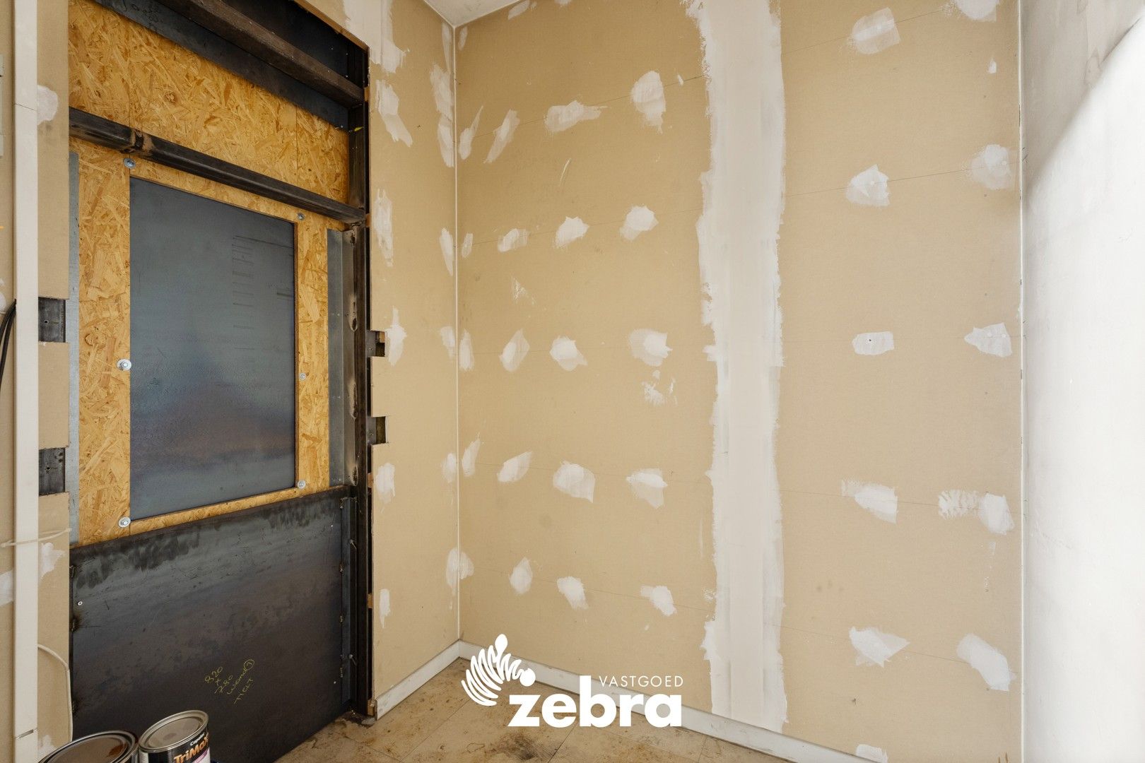 Veelzijdig handelspand op toplocatie in hartje Tielt – ook in te richten als woonst! foto 11