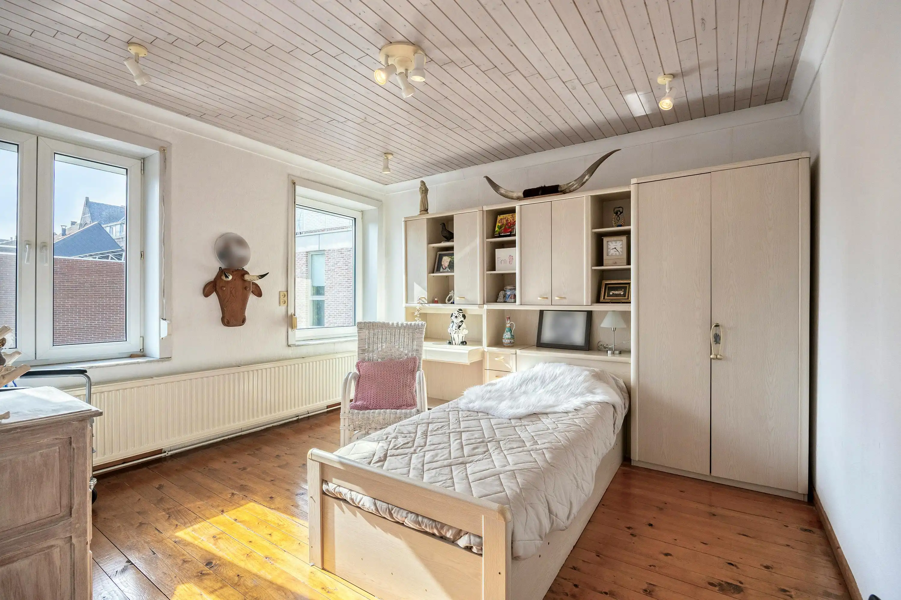 Goed onderhouden huis met riante garage in centrum Maaseik te koop foto 15
