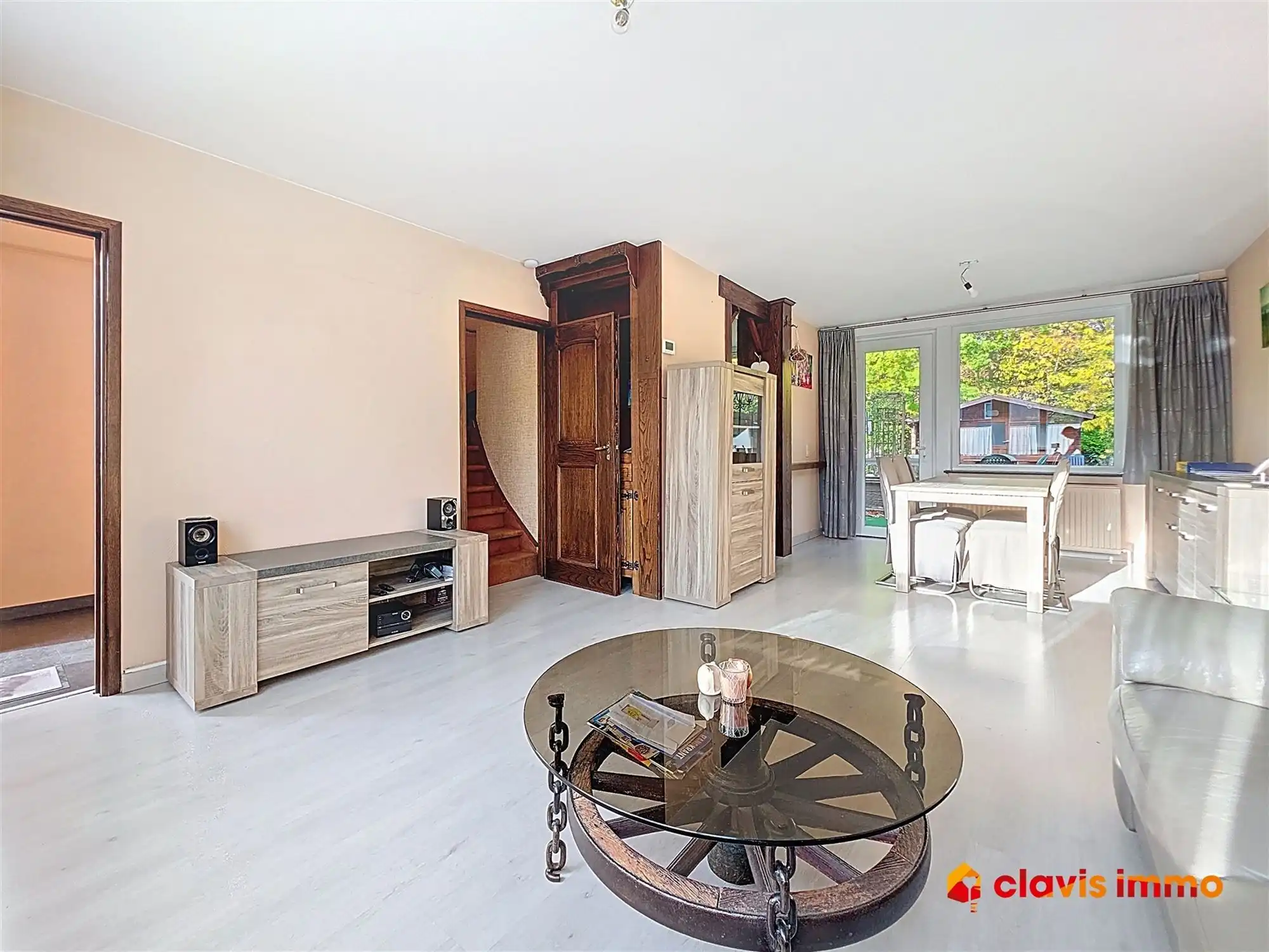 Halfopen-bebouwing in een rustige buurt foto 4