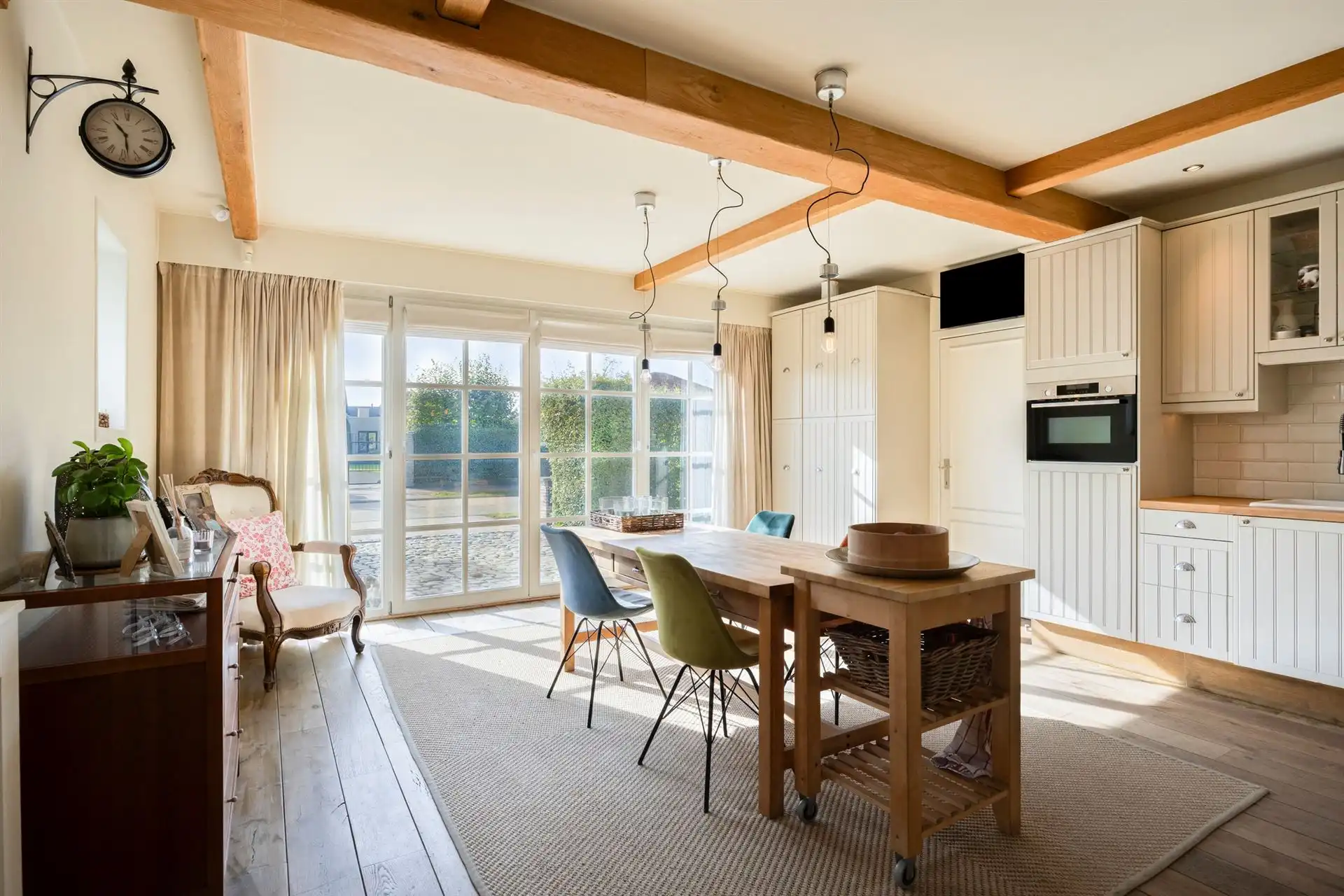 Instapklare woning met 3slpk's en bew. opp. van 220 m²! foto 10