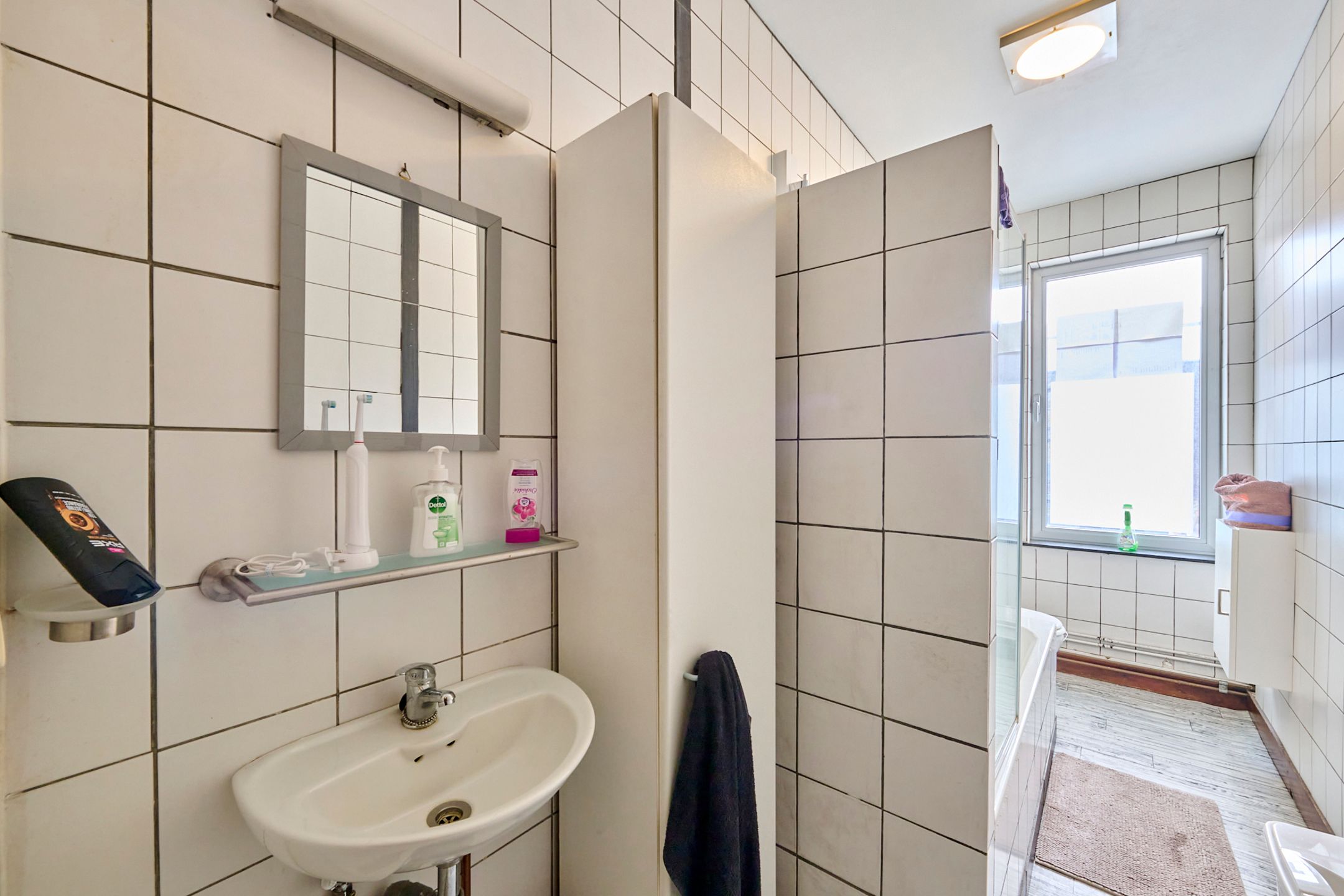 Ruim handelspand met bovenliggend appartement foto 22