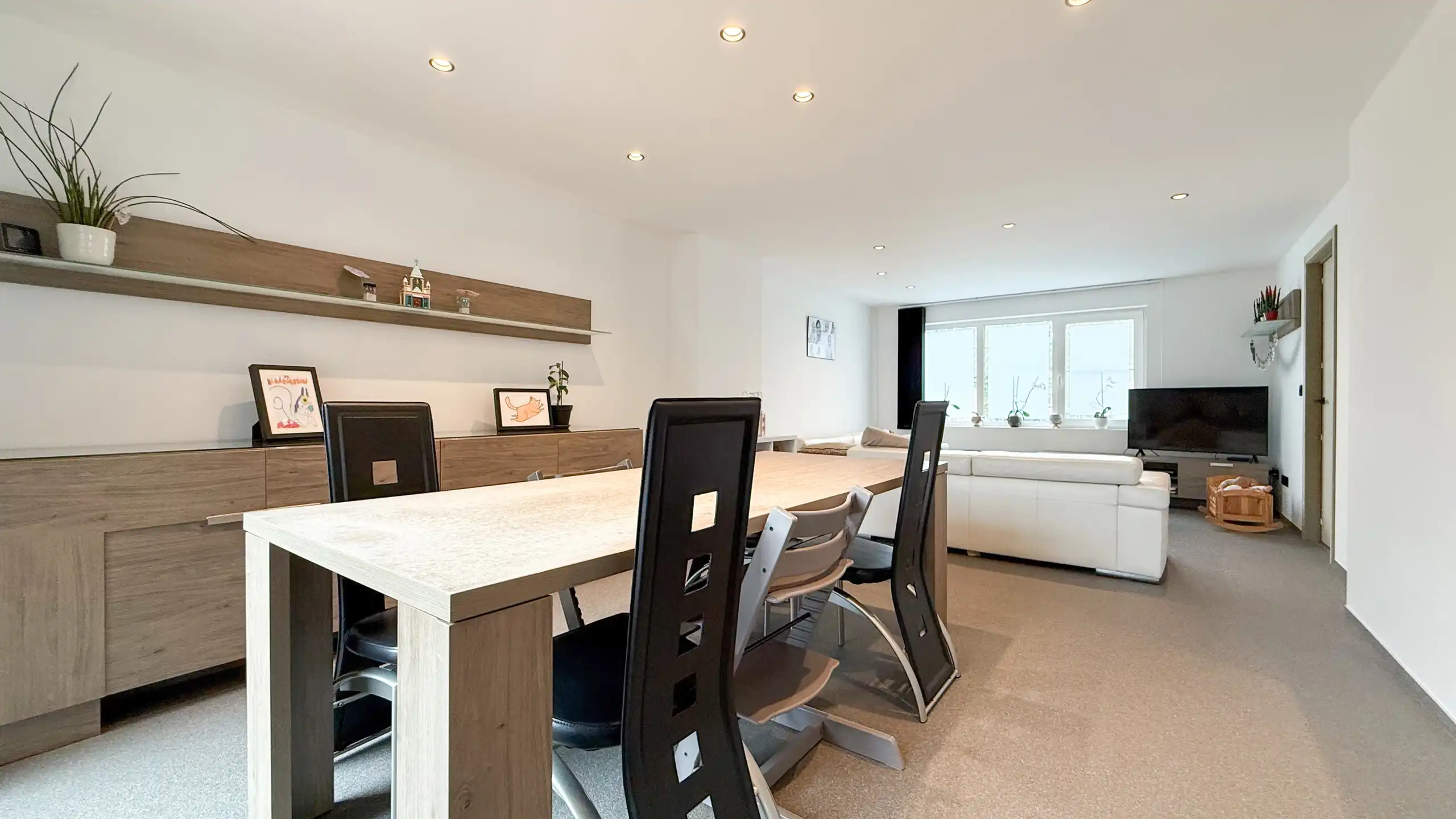 Gerenoveerde woning met veel ruimte en 6 slaapkamers! foto 7