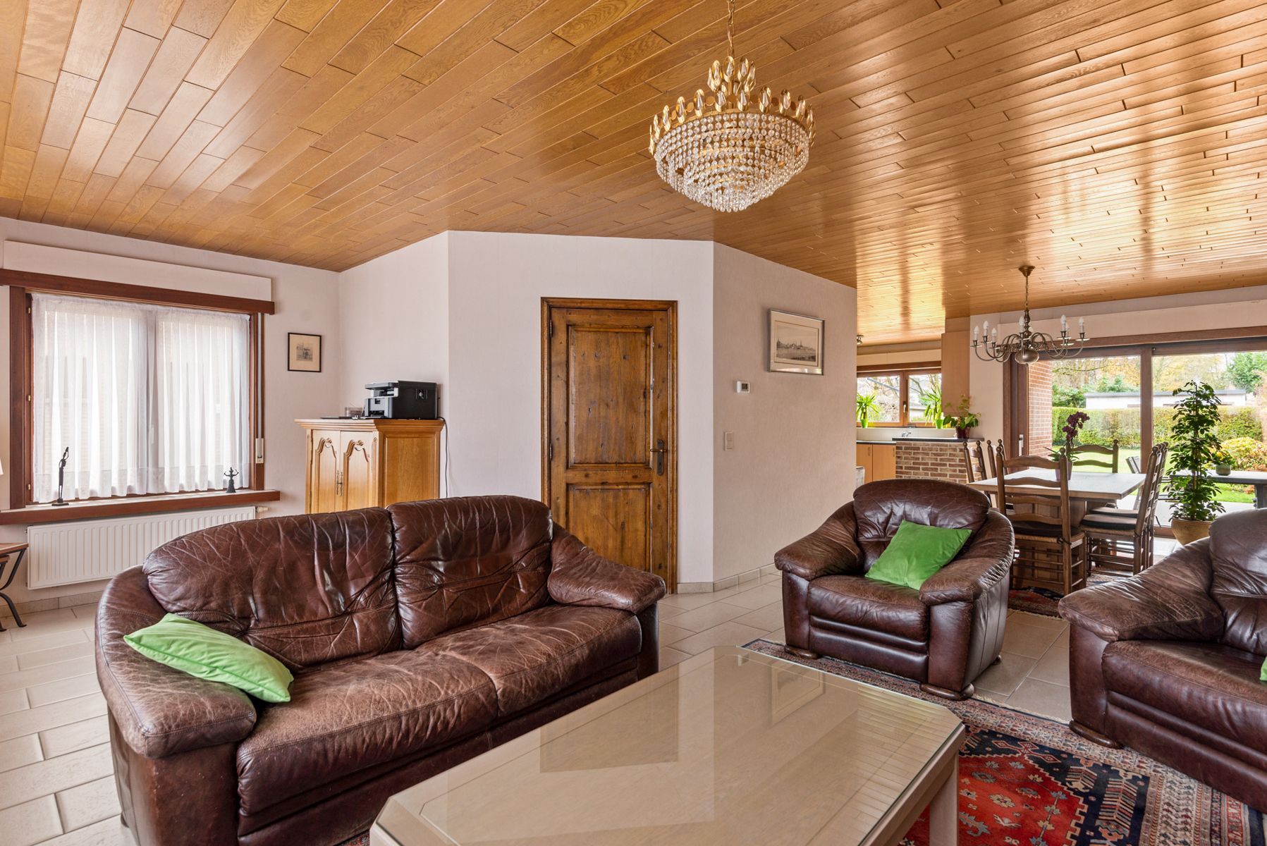 Kom de ruimte ontdekken in en achter deze halfopen bebouwing foto 16