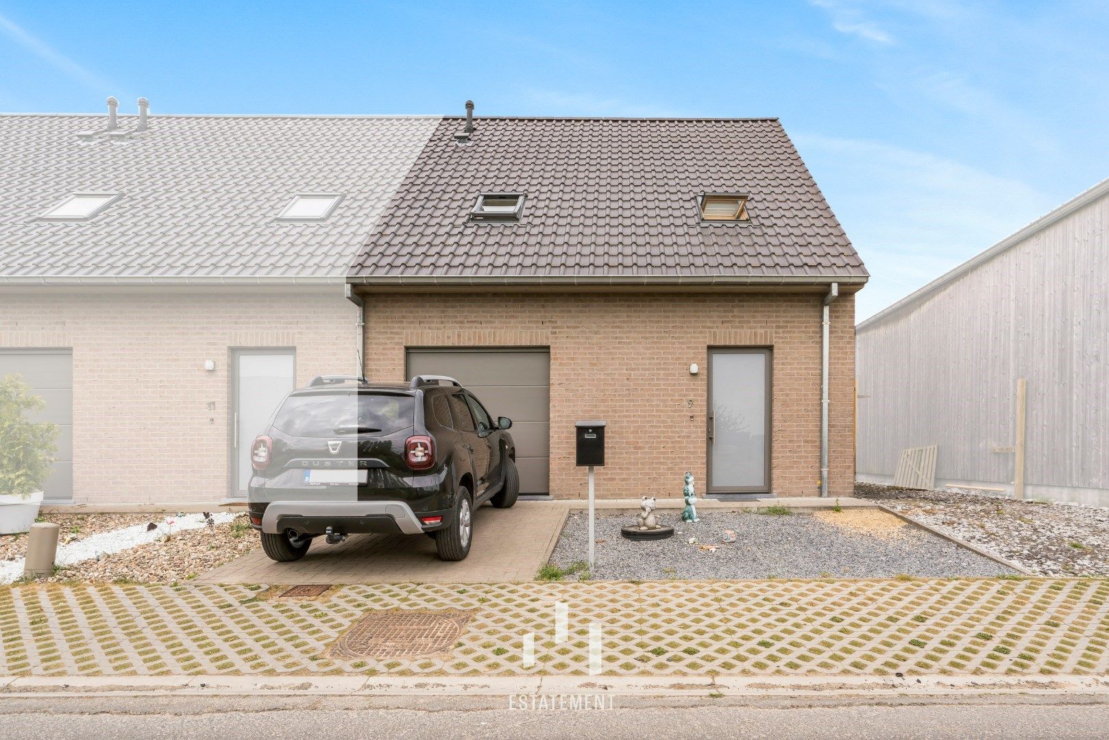 Recente halfopen woning (2015) met 3 slaapkamers, garage en tuin foto 1