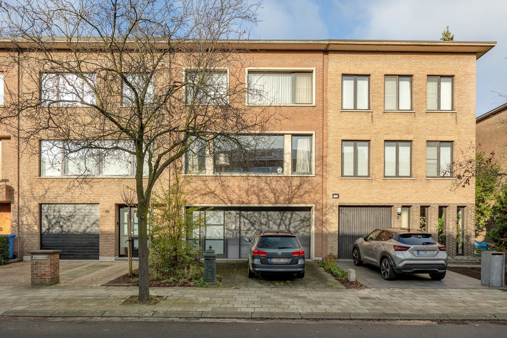 WONING MET TUIN foto {{pictureIndex}}