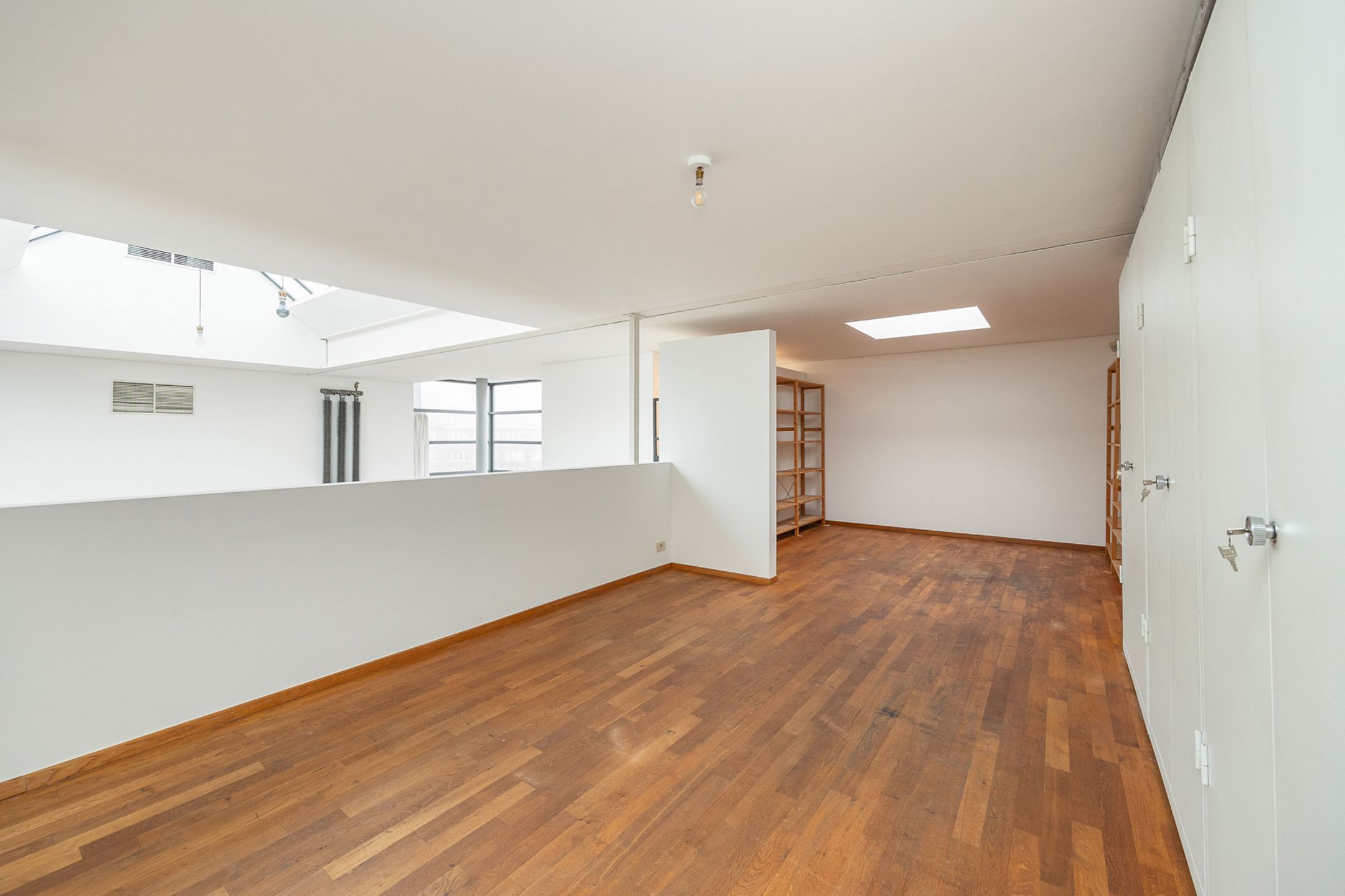 WILRIJK - Modernistisch huis op centrale locatie foto 3