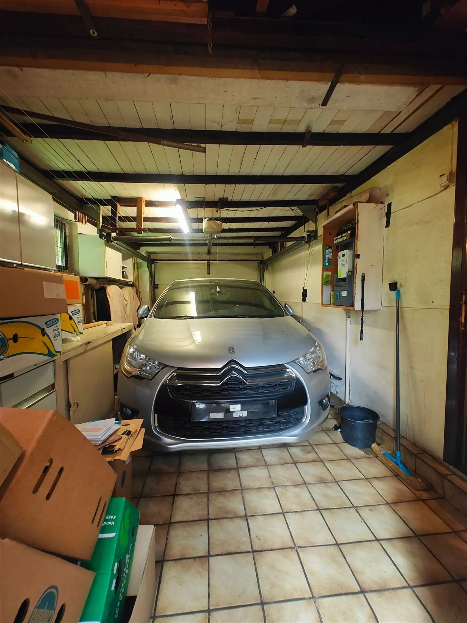 Te renoveren, vrijstaande woning in een gezellige woonwijk foto 12